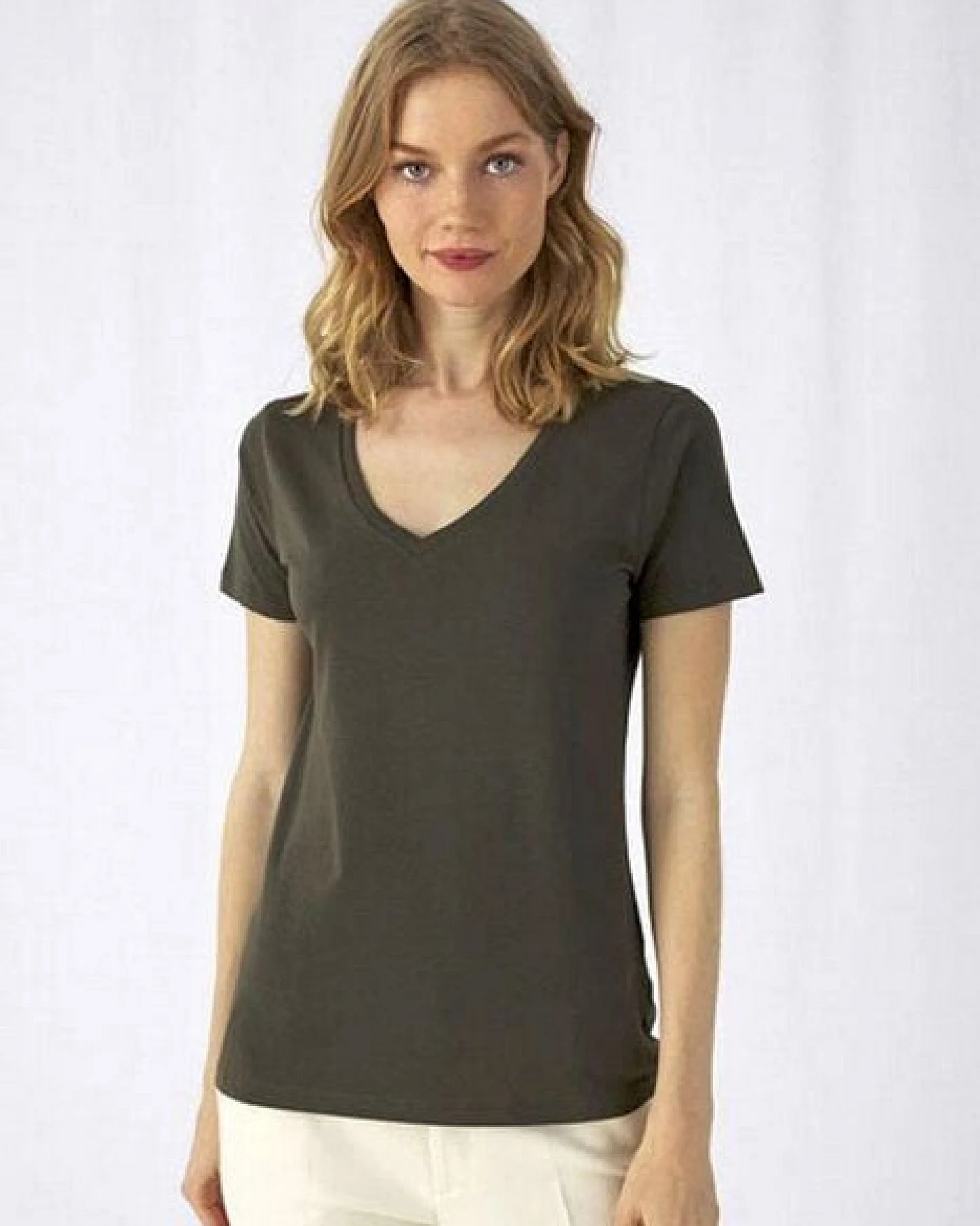 B&C Collection Inspire V-Ausschnitt T-Shirt Damen 140 gr /m² bis Größe 2XL – Ansicht 2