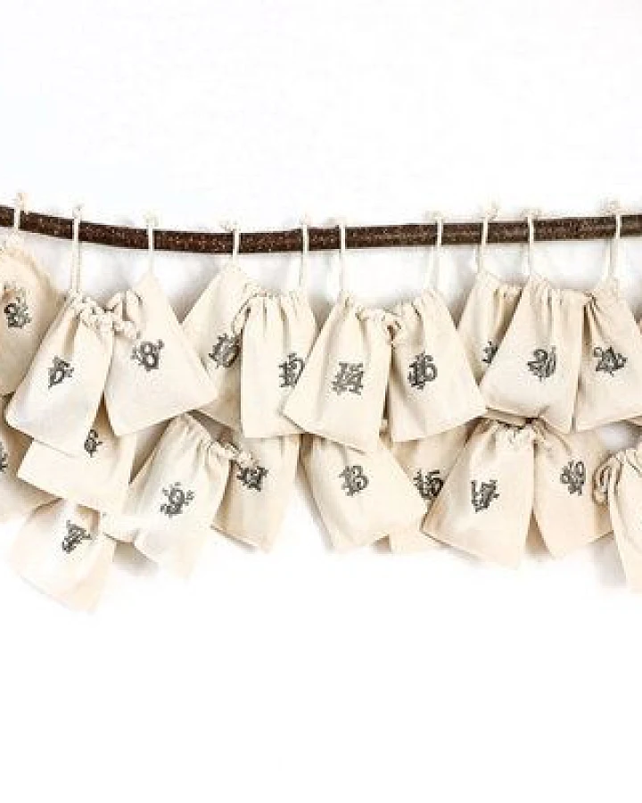 STUDIO KARAMELO Adventskalender mit 24 Baumwollsäckchen