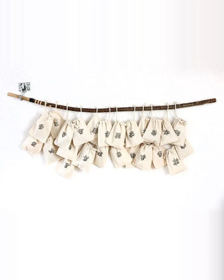 STUDIO KARAMELO Adventskalender mit 24 Baumwollsäckchen