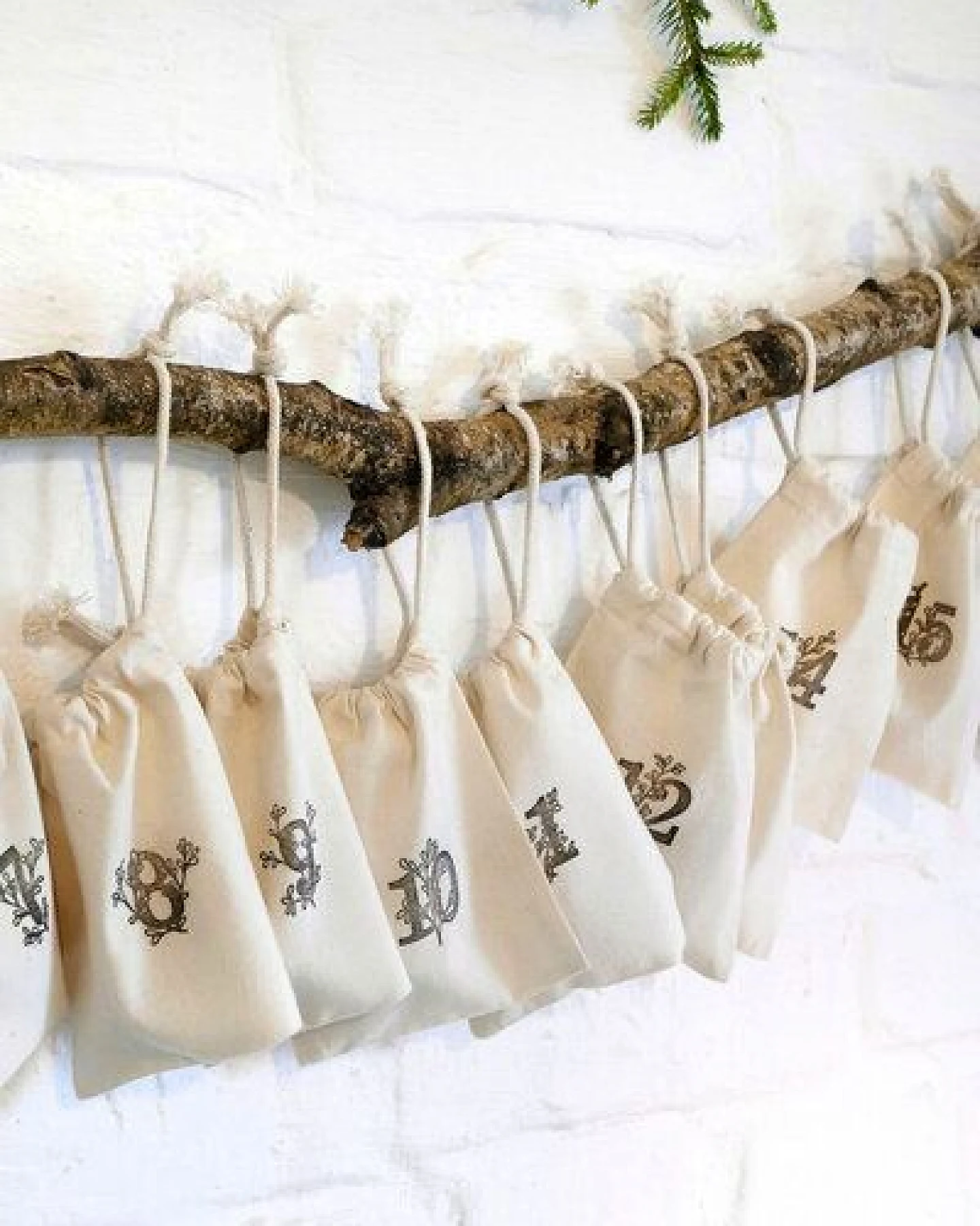 STUDIO KARAMELO Adventskalender mit 24 Baumwollsäckchen – Ansicht 2