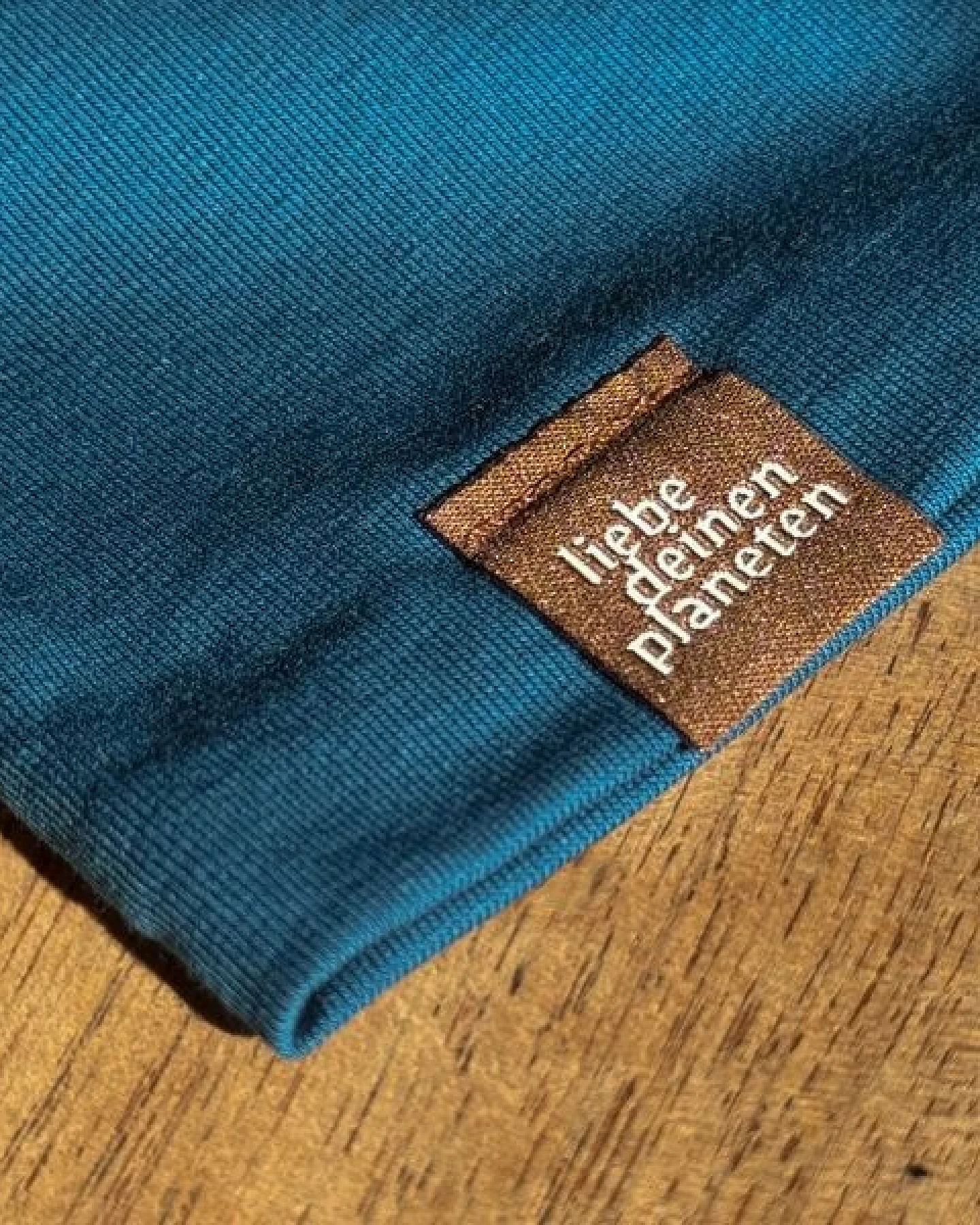 Liebe Deinen Planeten Bio Beanie in 3 Größen Herren & Damen in vielen Farben bequeme Jersey Mütze aus Bio Baumwollmix – Ansicht 4