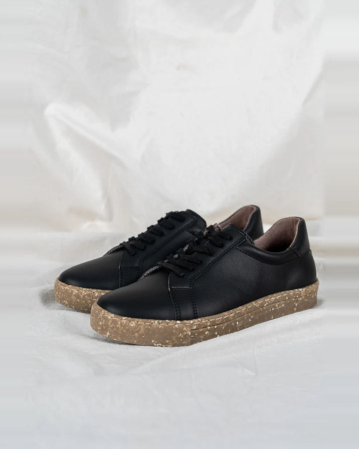 AGAZI Damen vegan Sneaker Dori Schwarz