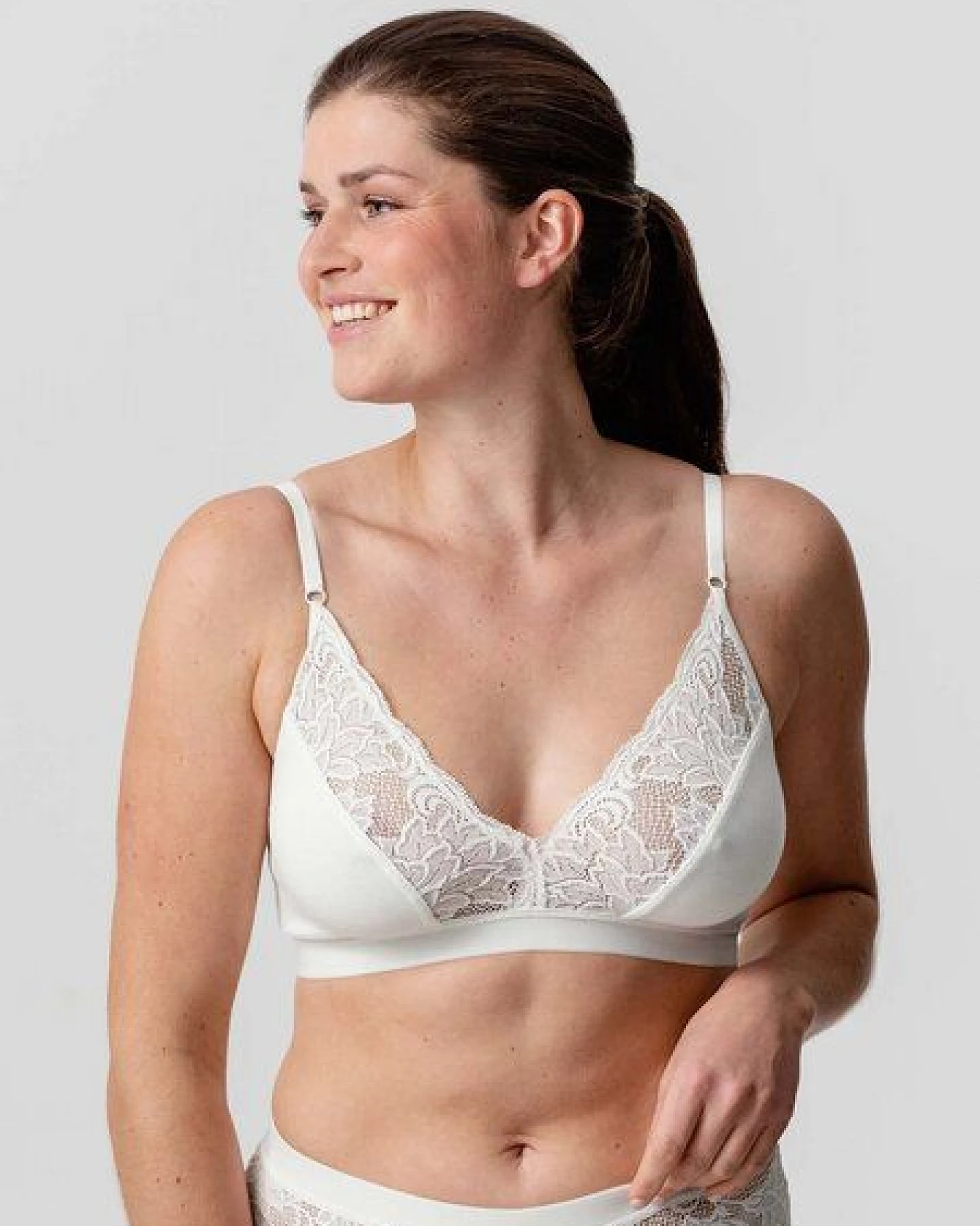 erlich textil Clara bügelloses Bustier mit Spitze aus weichem Modal, made in Europe – Ansicht 2