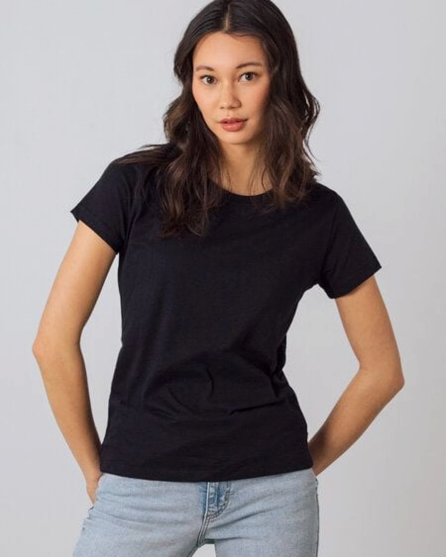 Honest Basics Damen Basic T-Shirt aus Bio- und recycelter Baumwolle – Ansicht 2