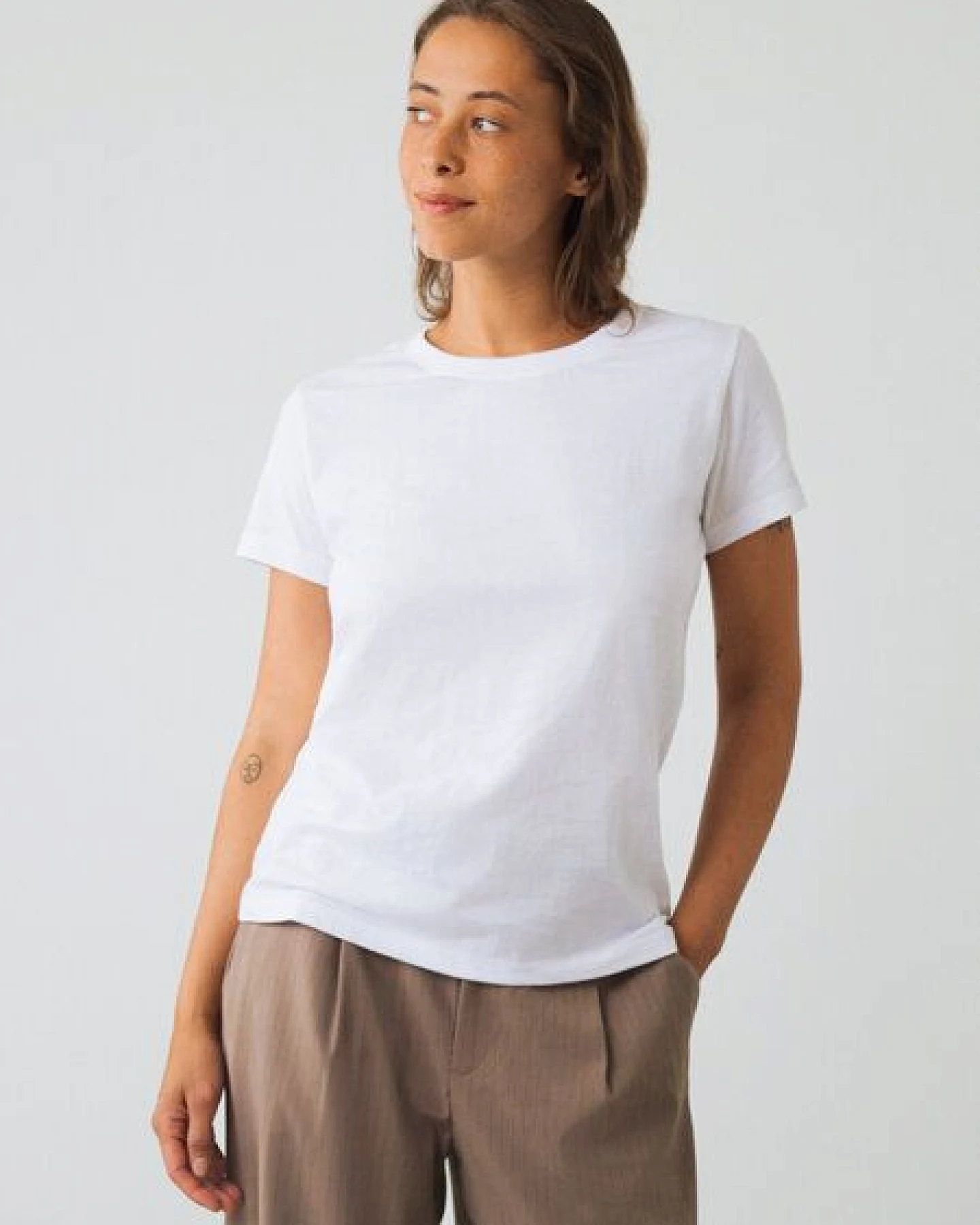 Honest Basics Damen Basic T-Shirt aus Bio- und recycelter Baumwolle – Ansicht 4