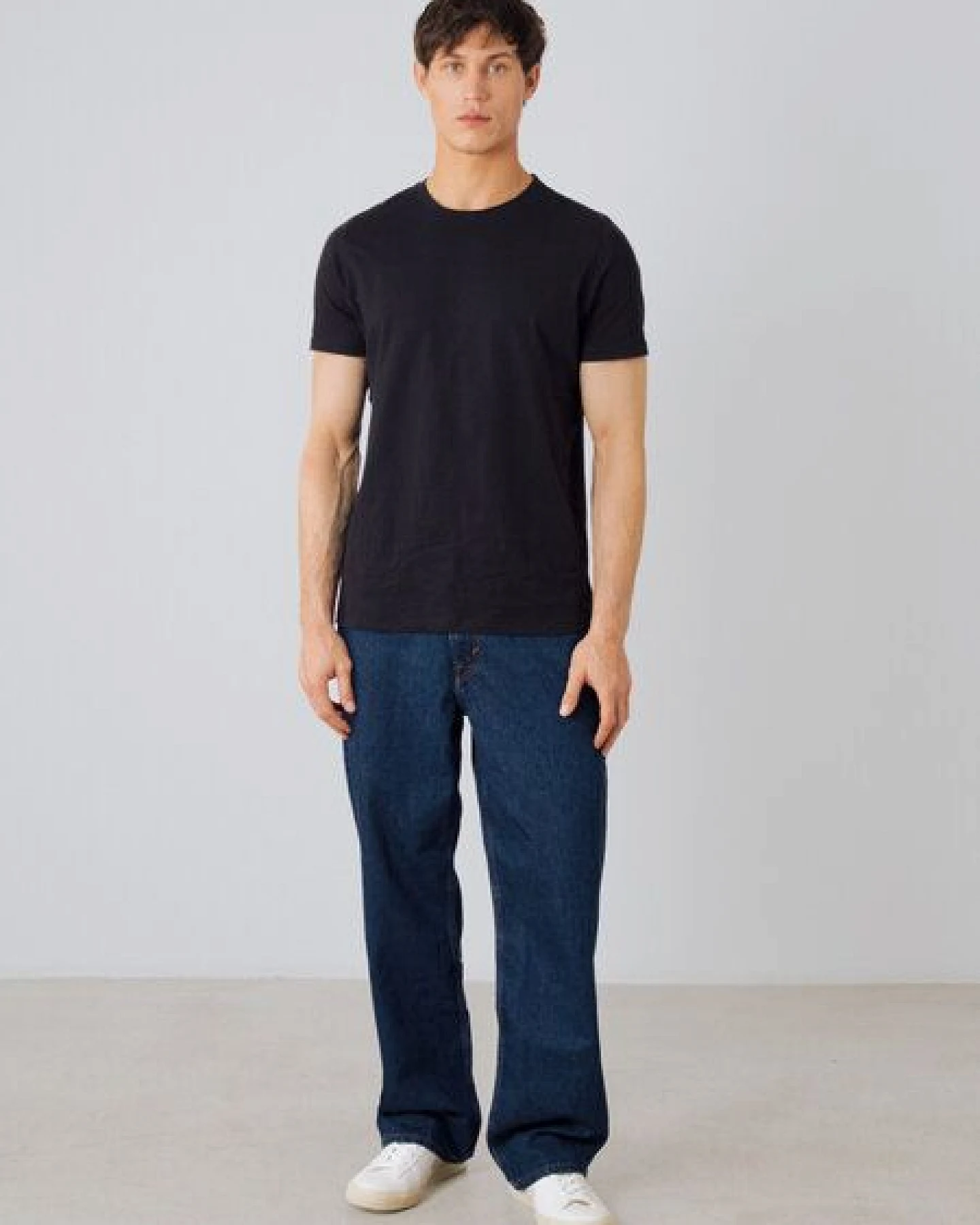 Honest Basics Herren Basic T-Shirt aus Bio- und recycelter Baumwolle – Ansicht 4
