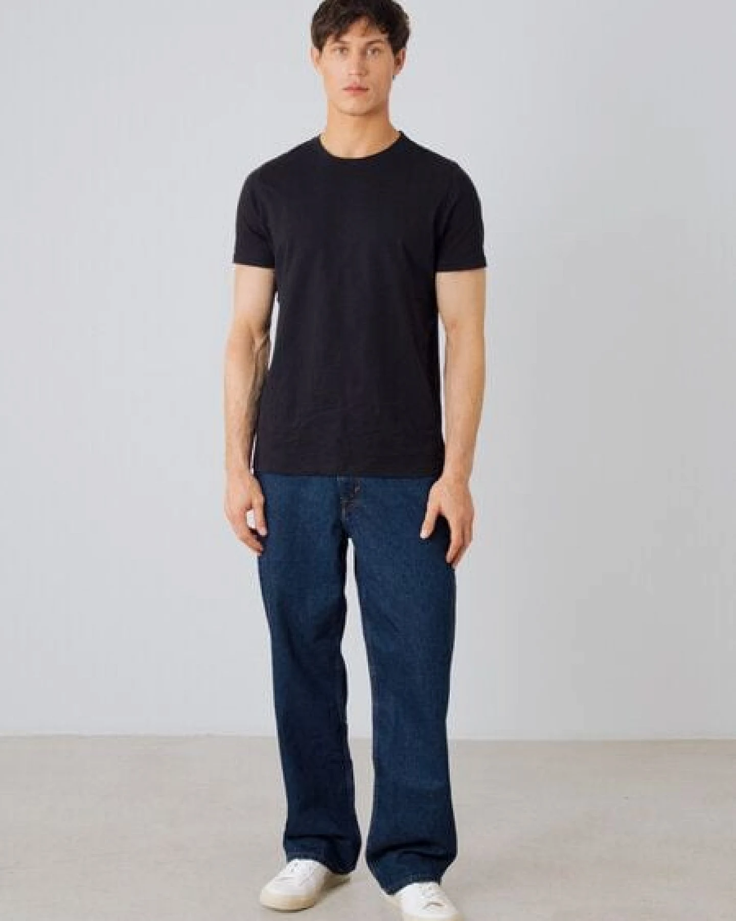 Honest Basics Herren Basic T-Shirt aus Bio- und recycelter Baumwolle – Ansicht 4