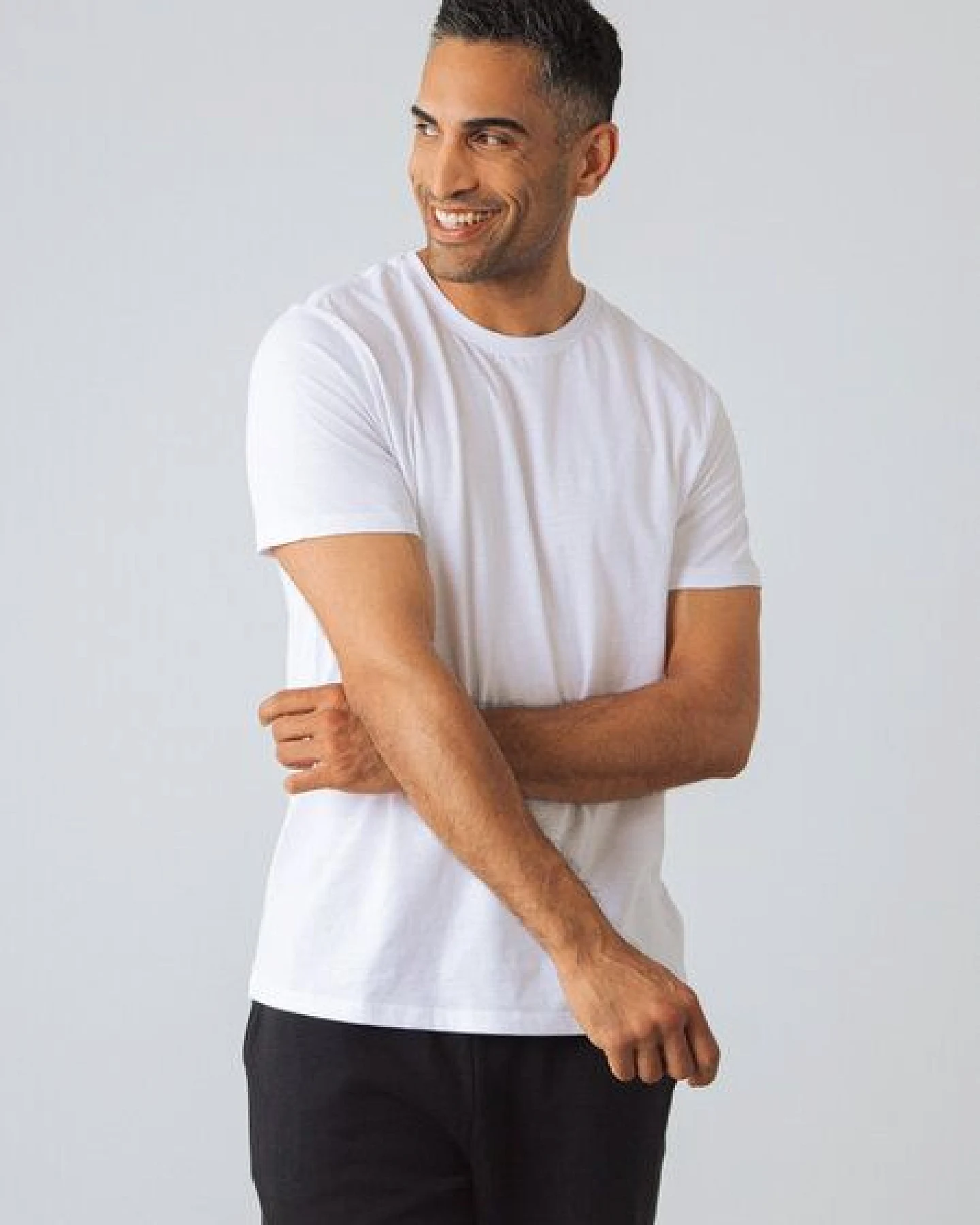 Honest Basics Herren Basic T-Shirt aus Bio- und recycelter Baumwolle – Ansicht 2