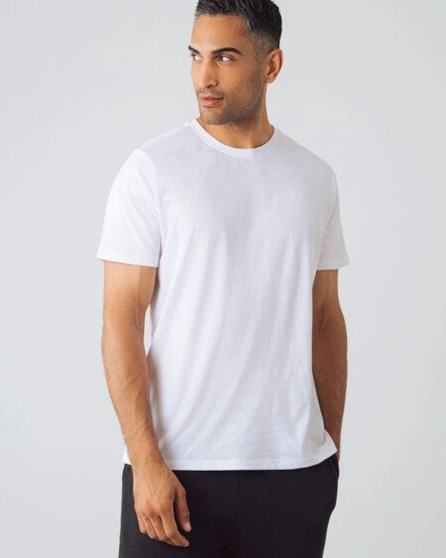 Honest Basics Herren Basic T-Shirt aus Bio- und recycelter Baumwolle – Ansicht 3