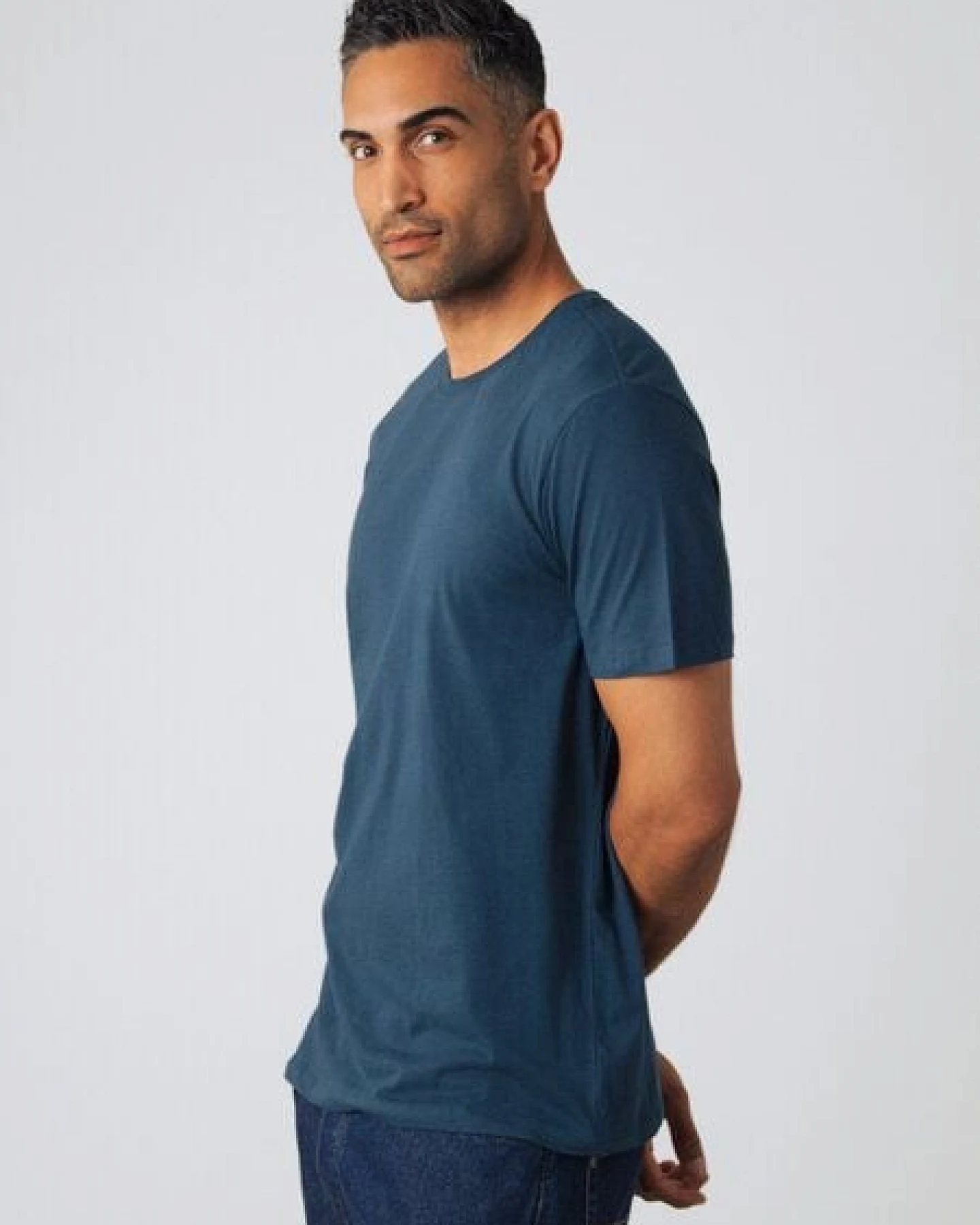 Honest Basics Herren Basic T-Shirt aus Bio- und recycelter Baumwolle – Ansicht 2