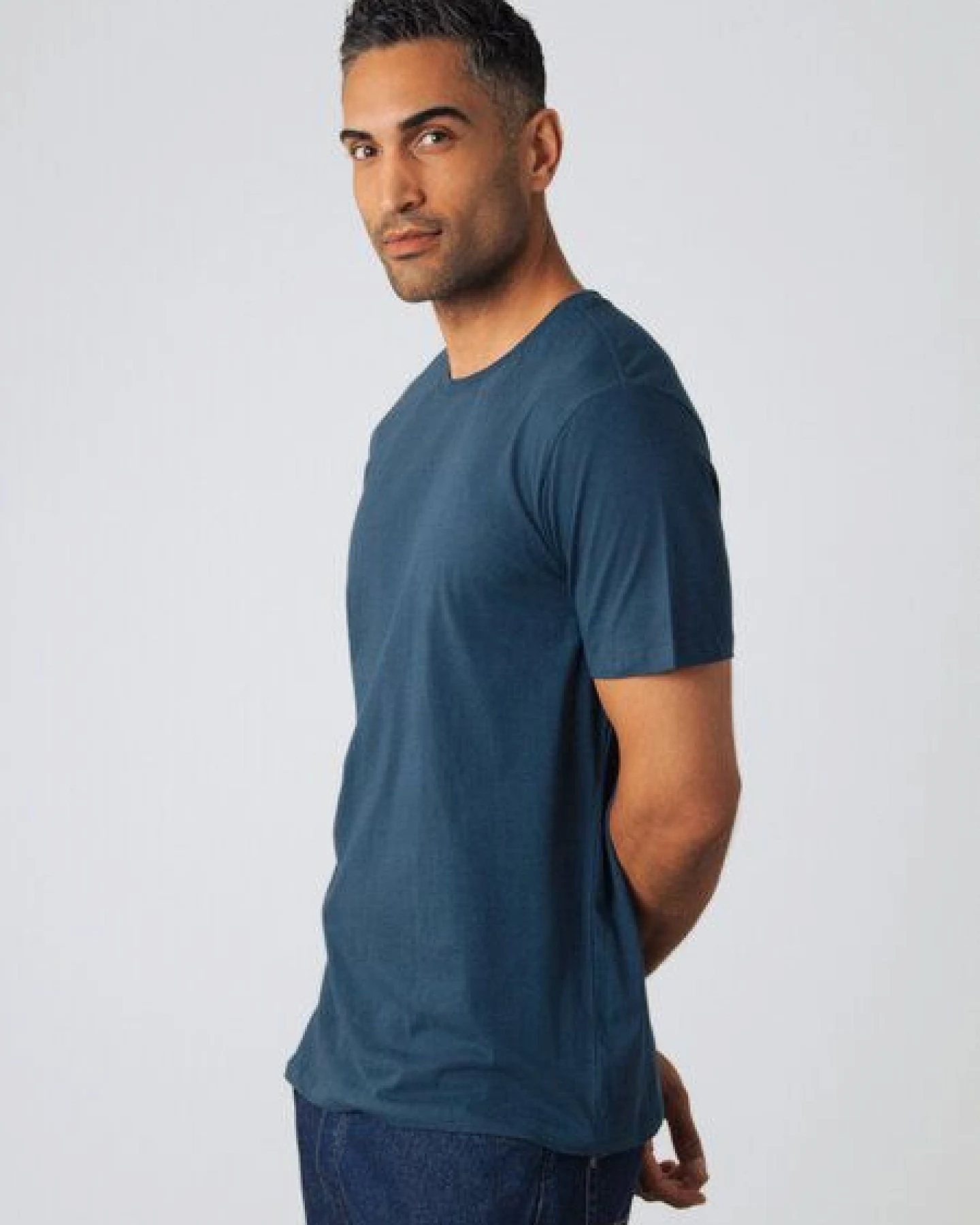 Honest Basics Herren Basic T-Shirt aus Bio- und recycelter Baumwolle – Ansicht 2