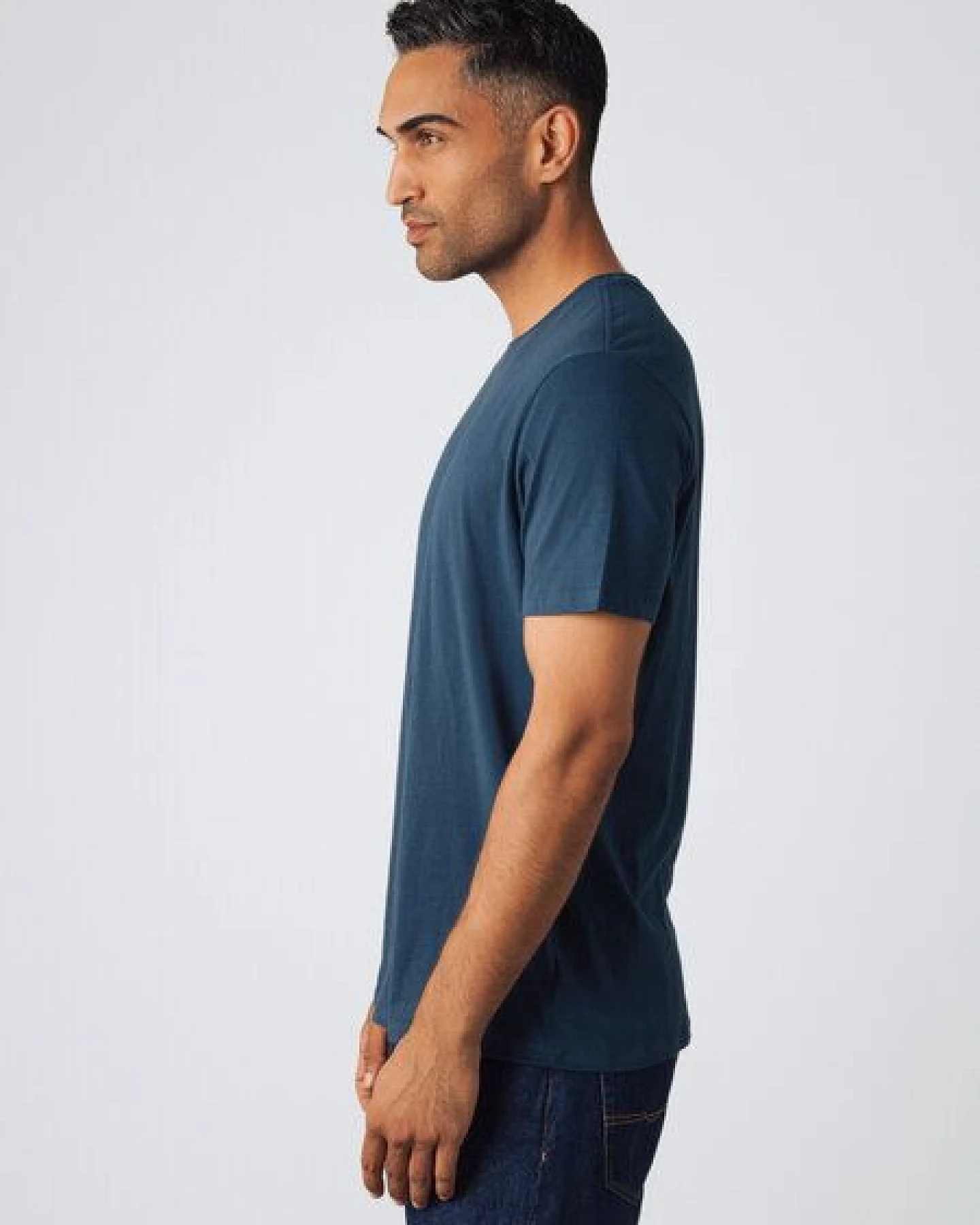 Honest Basics Herren Basic T-Shirt aus Bio- und recycelter Baumwolle – Ansicht 3
