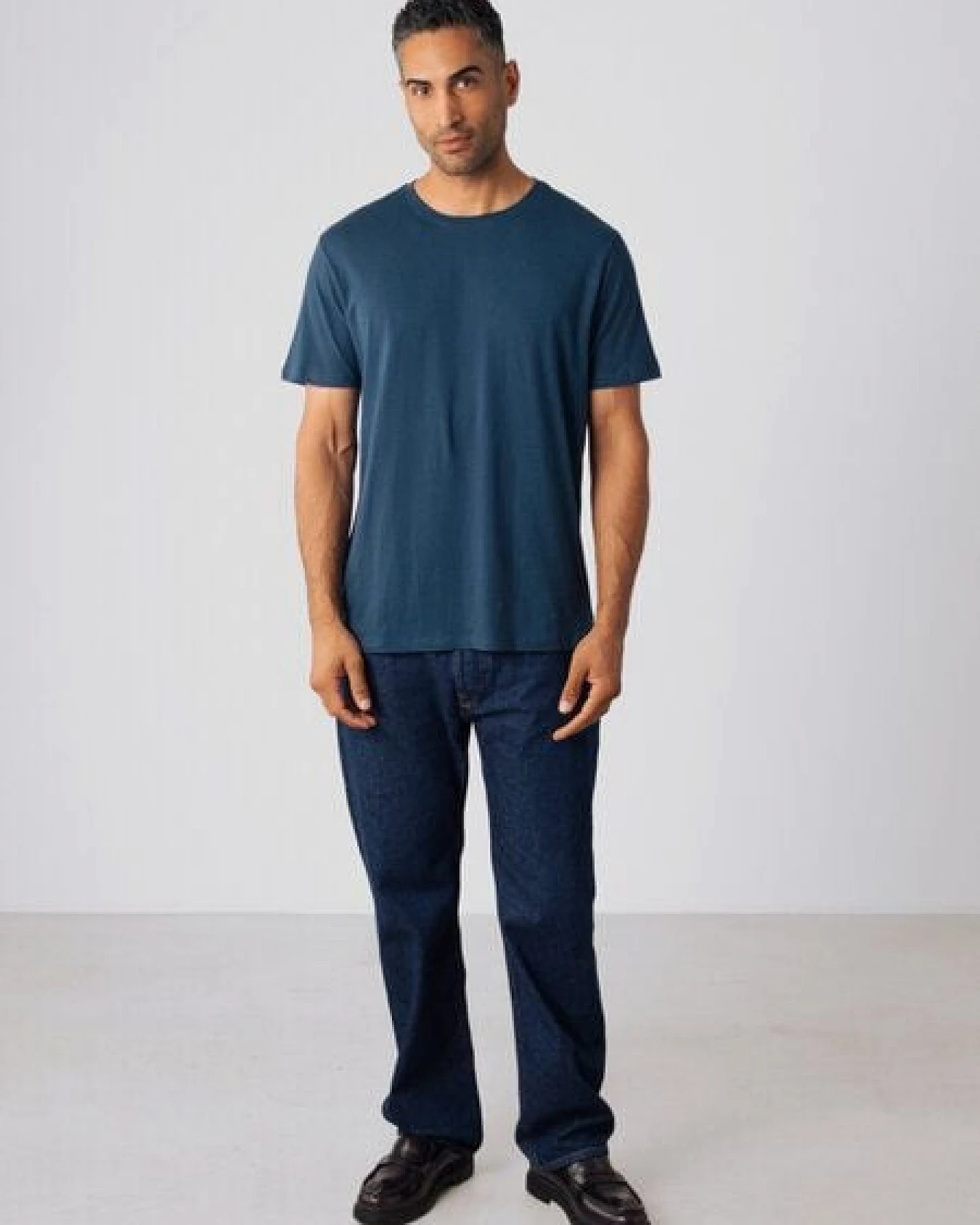 Honest Basics Herren Basic T-Shirt aus Bio- und recycelter Baumwolle – Ansicht 3