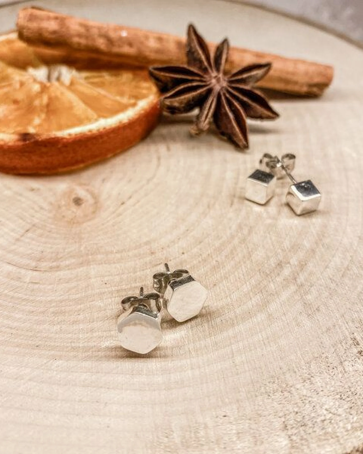 pakilia Silber Ohrstecker Sechseck Fair-Trade und handmade – Ansicht 2