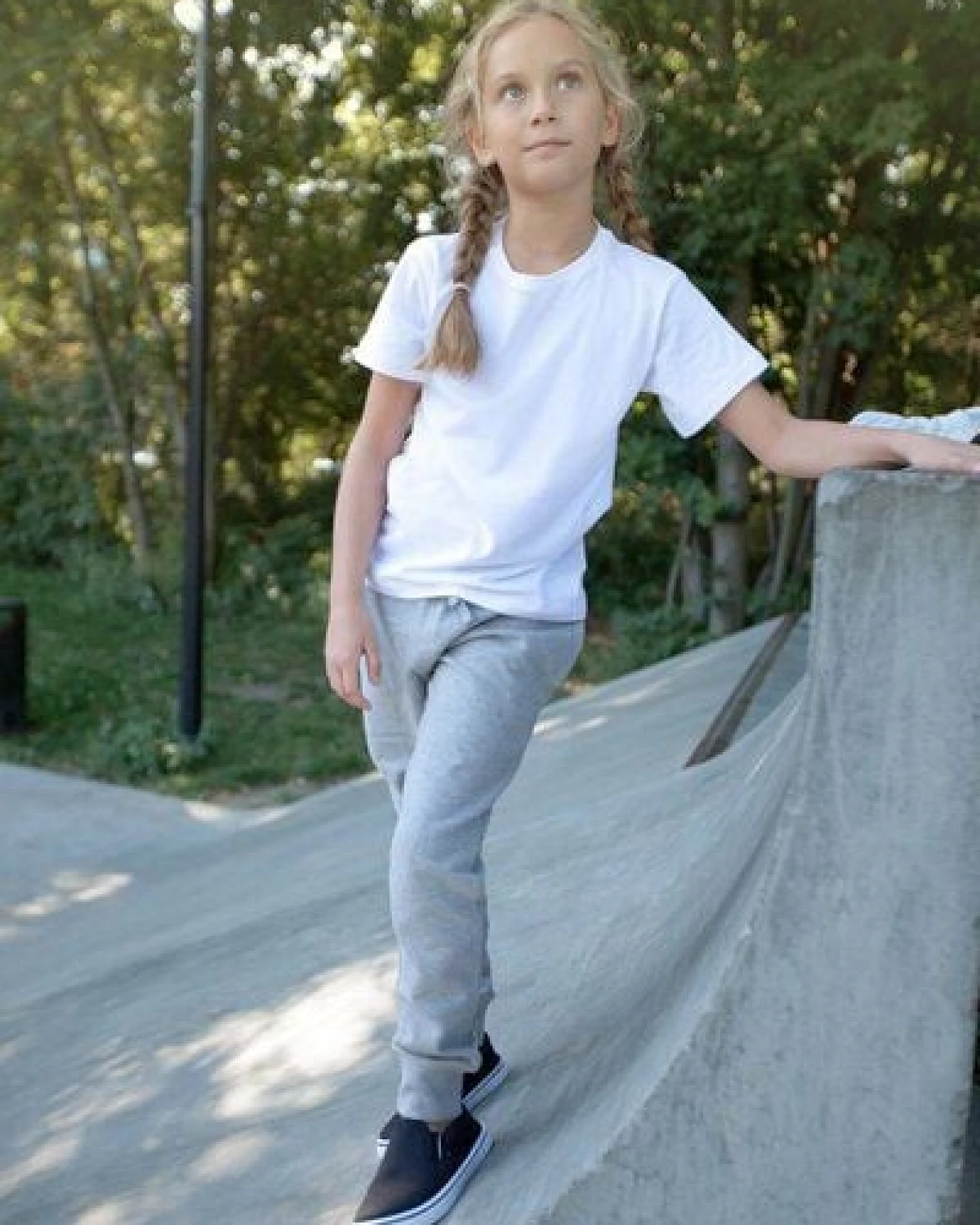 Neutral® Kinder Jogginghose Sweathose von Neutral – Ansicht 2
