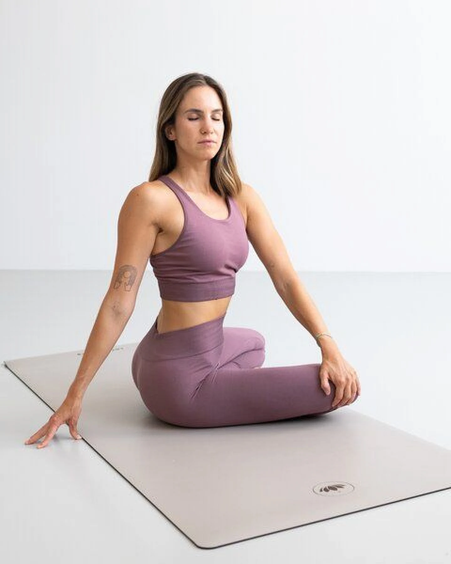 Lotuscrafts Yogamatte PURE - extrem rutschfeste PU-Oberfläche – Ansicht 4