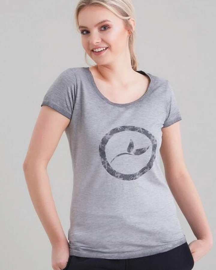 ORGANICATION Damen Garment Dyed T-Shirt vorne mit Logo-Druck