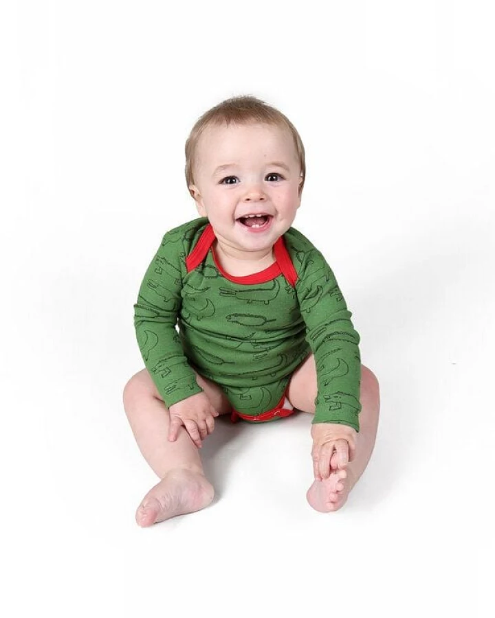 Kipepeo-Clothing Langarmbody Baby Body aus Bio-Baumwolle „Crocodiles“ grün
