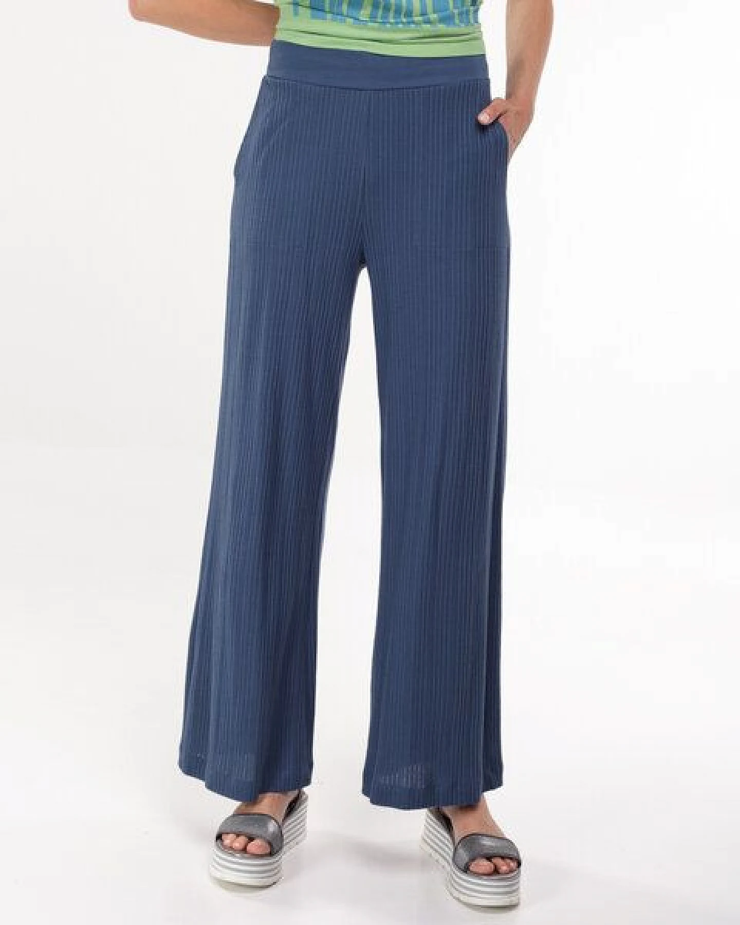 Alma & Lovis Marlene aus feinem Rippen-Jersey – Ansicht 2