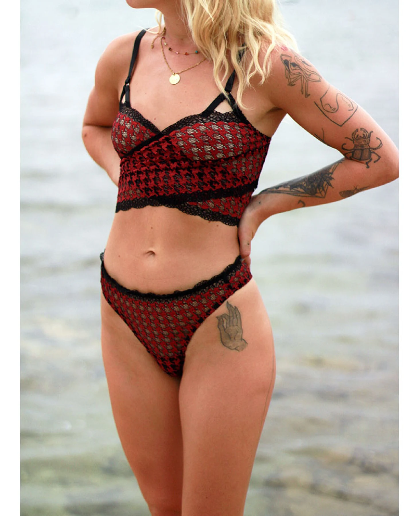 Anekdot Damen vegan Bralette Dharma Schwarz & Rot – Ansicht 2