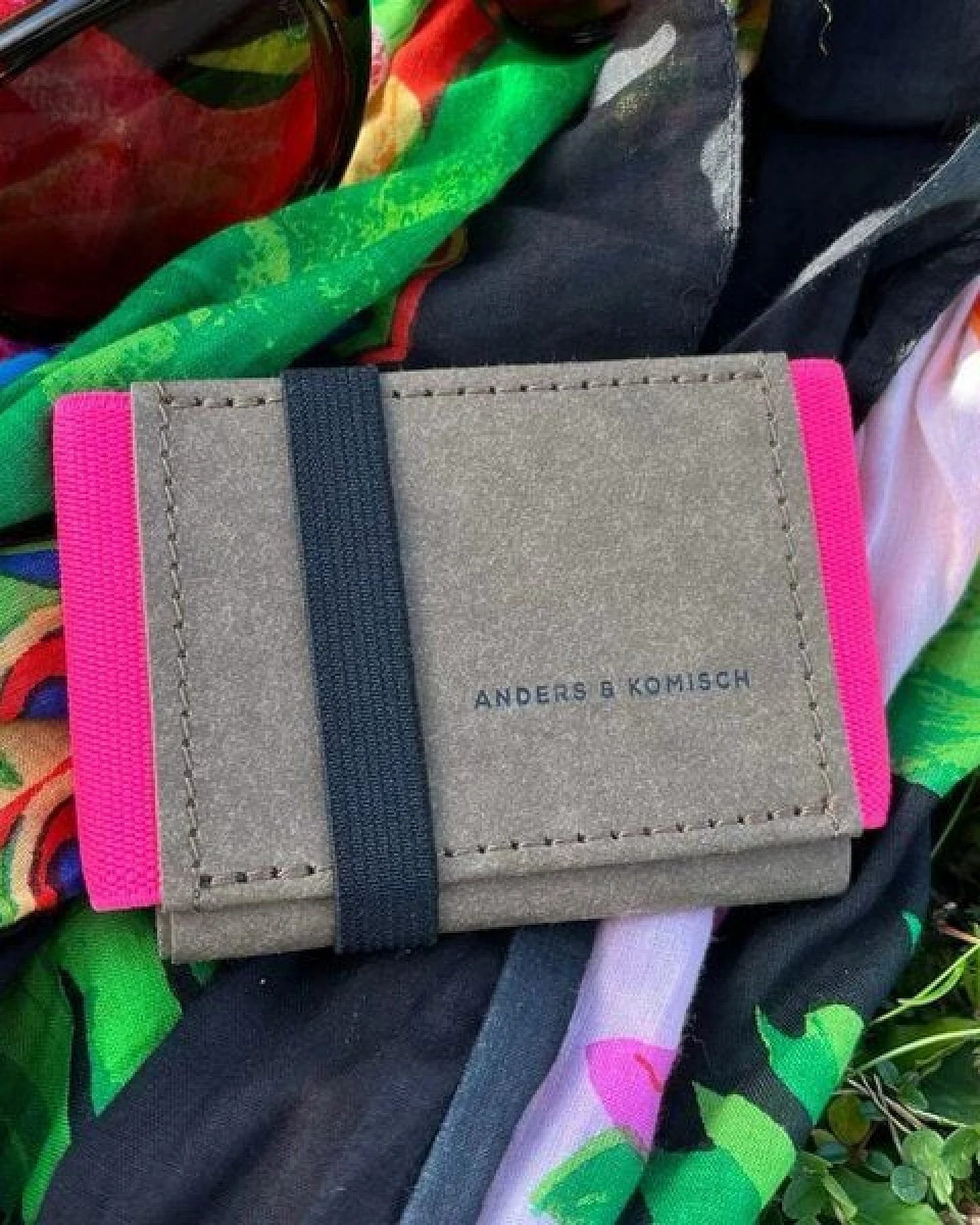 ANDERS & KOMISCH Mini Portemonnaie mit Münzfach A&K MINI CLASSIC - Slim Wallet Braun – Ansicht 4