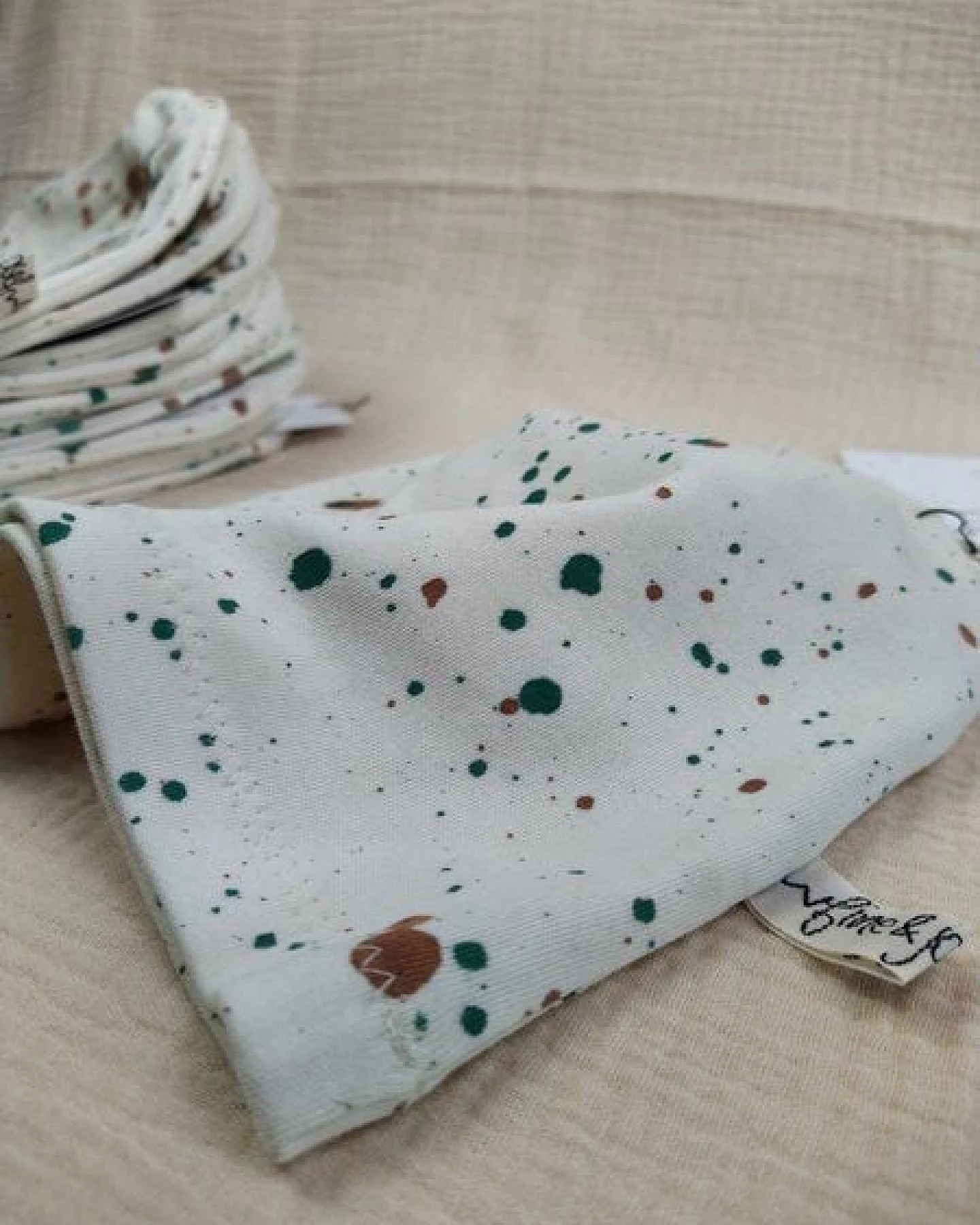 fine&josef vegane Kinder-Beanie – Splash – Ansicht 3