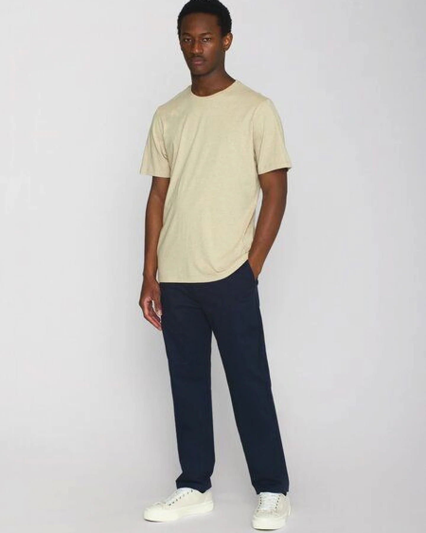 KnowledgeCotton Apparel Basic T-Shirt O-Neck aus Bio-Baumwolle – Ansicht 3