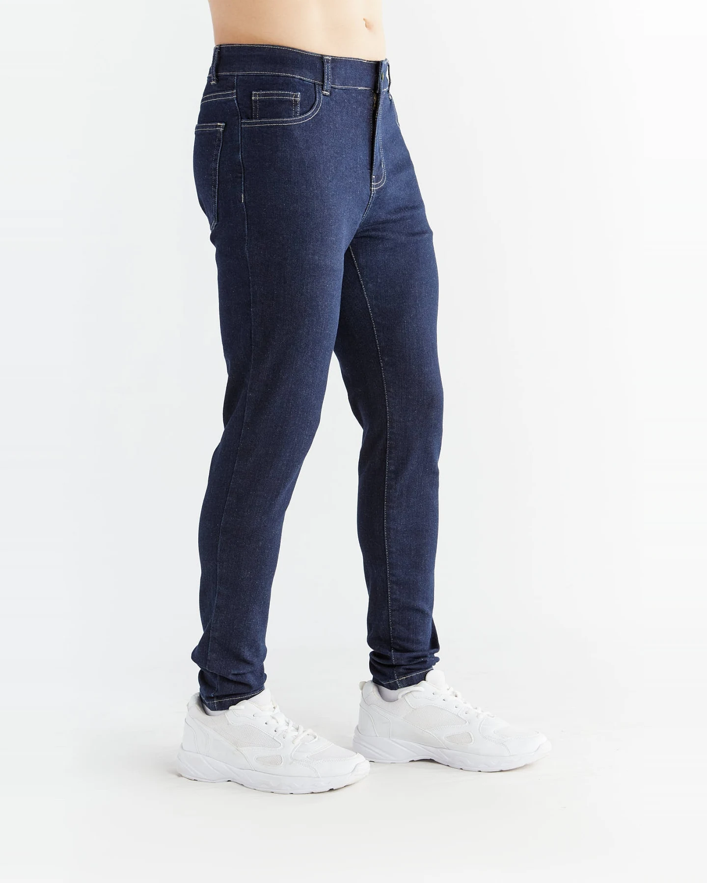 Evermind Herren vegan Jeans Skinny Fit Dunkles Schieferblau – Ansicht 2