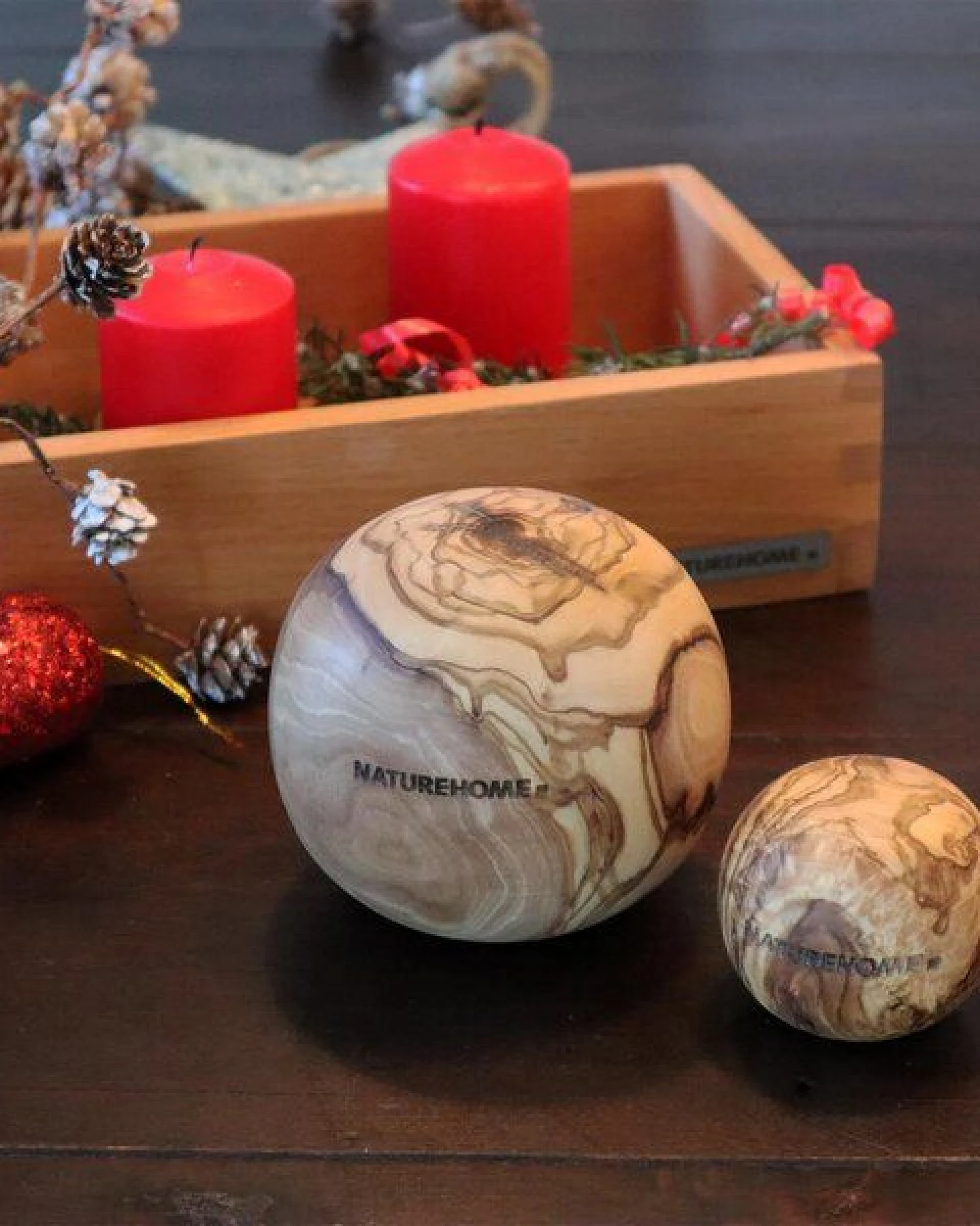 NATUREHOME Olivenholz Deko-Kugel Auswahl 5cm, 7 cm oder 10 cm – Ansicht 2