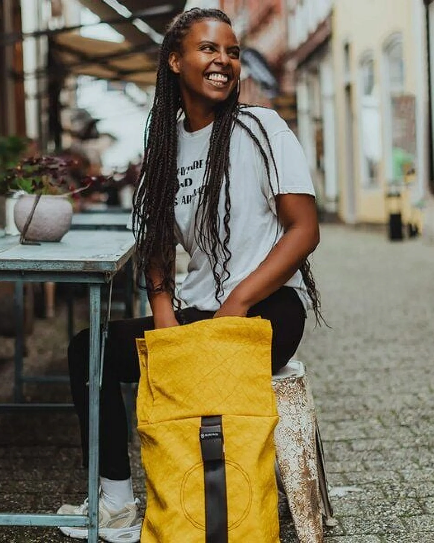 Airpaq Rucksack aus unkaputtbarem Automaterial – Ansicht 4
