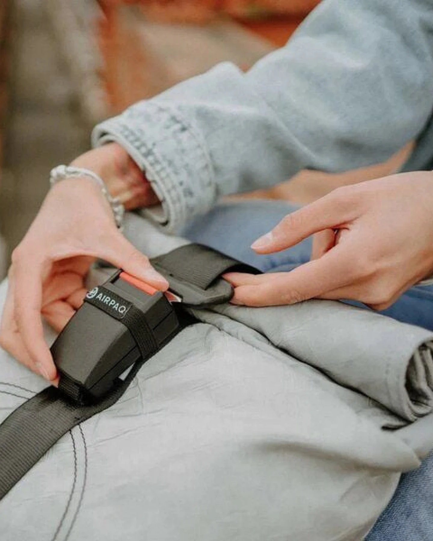 Airpaq Rucksack aus unkaputtbarem Automaterial – Ansicht 3