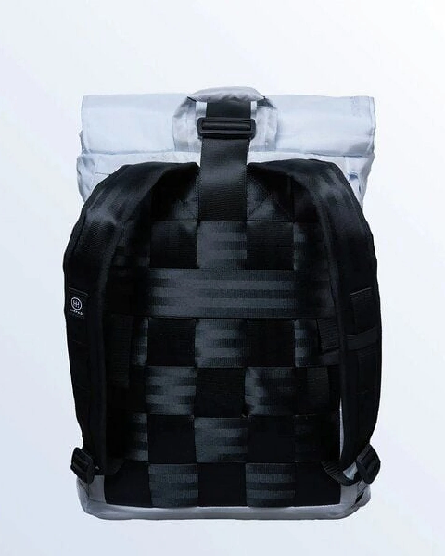 Airpaq Rucksack aus unkaputtbarem Automaterial – Ansicht 2