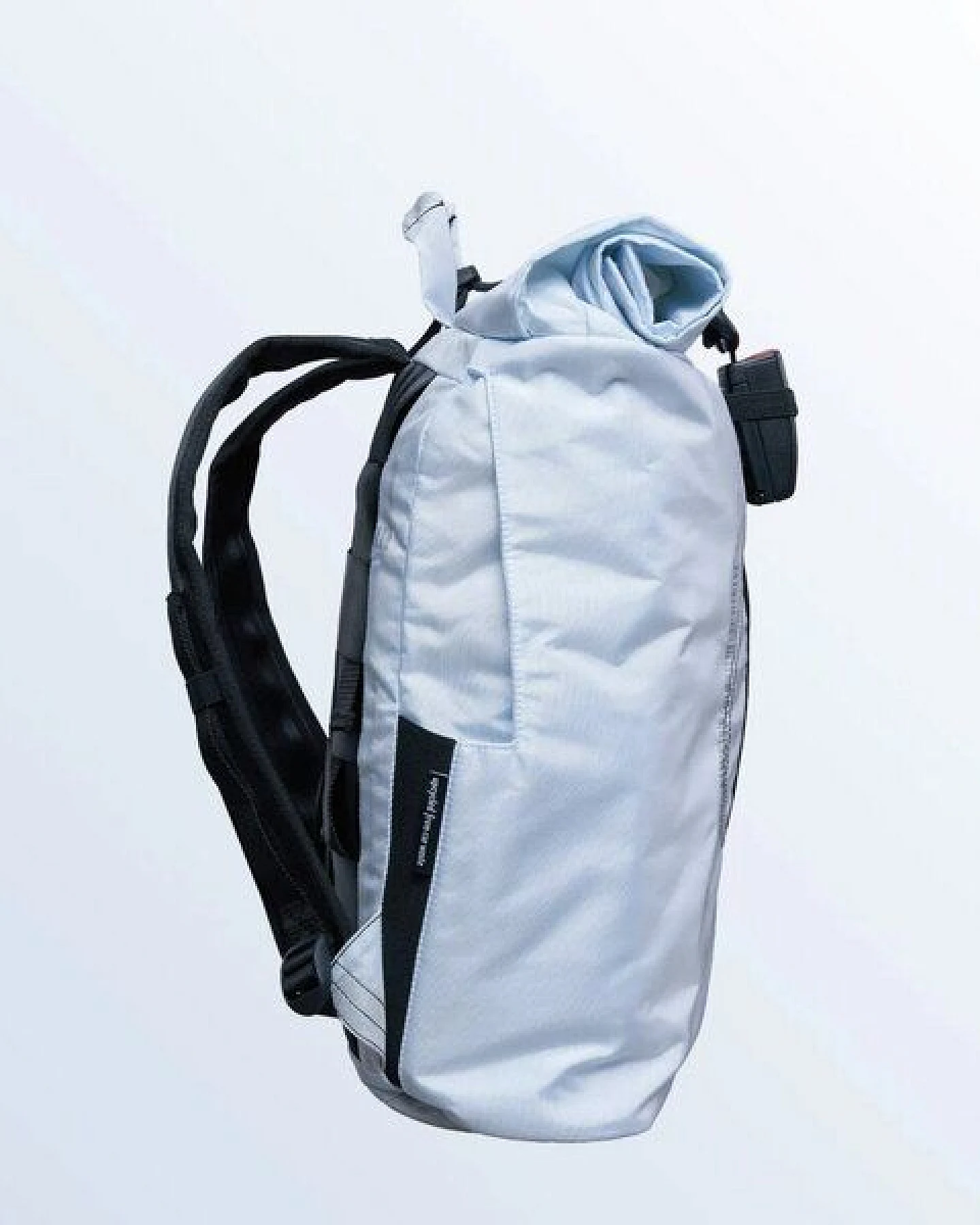 Airpaq Rucksack aus unkaputtbarem Automaterial – Ansicht 3