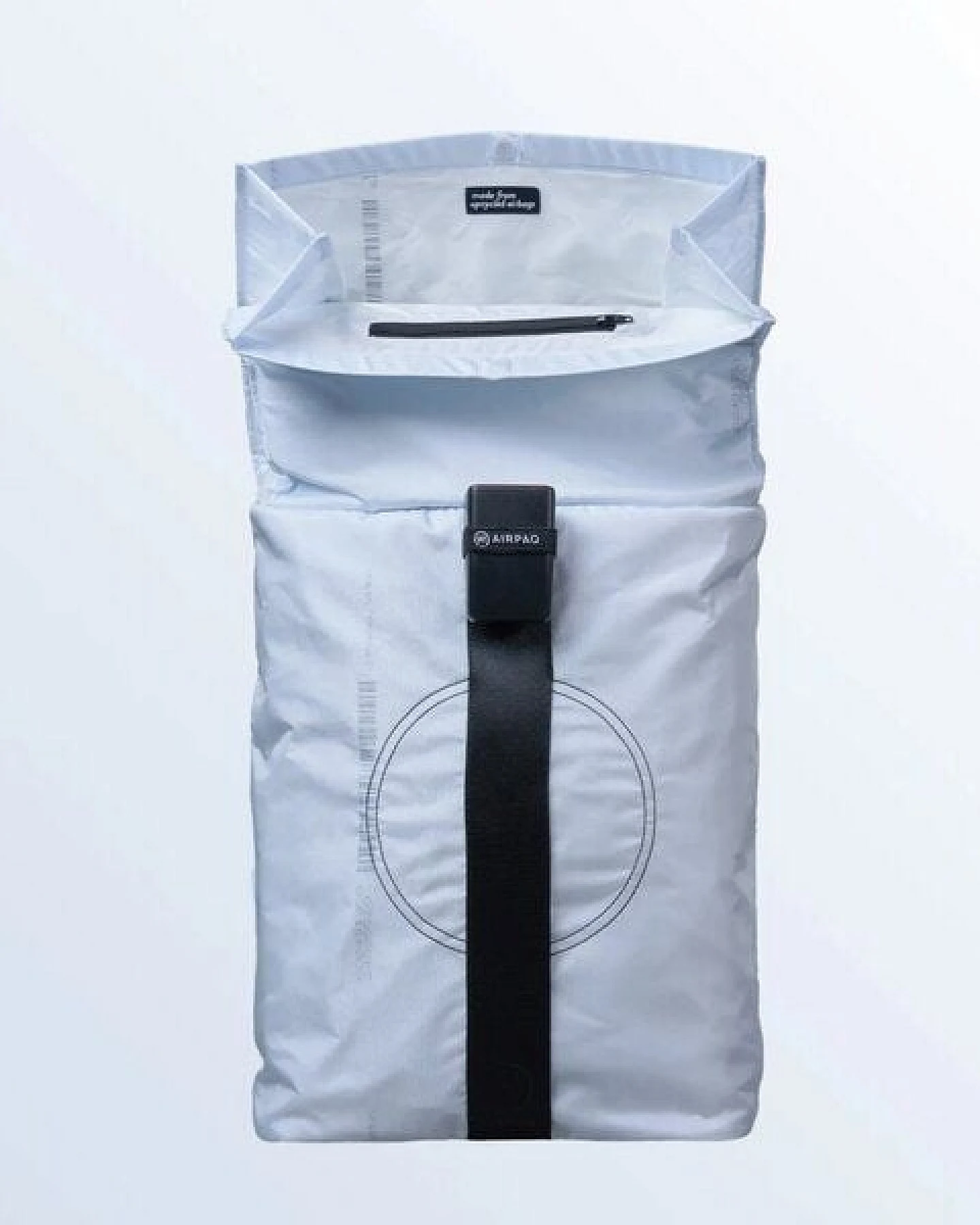 Airpaq Rucksack aus unkaputtbarem Automaterial – Ansicht 4
