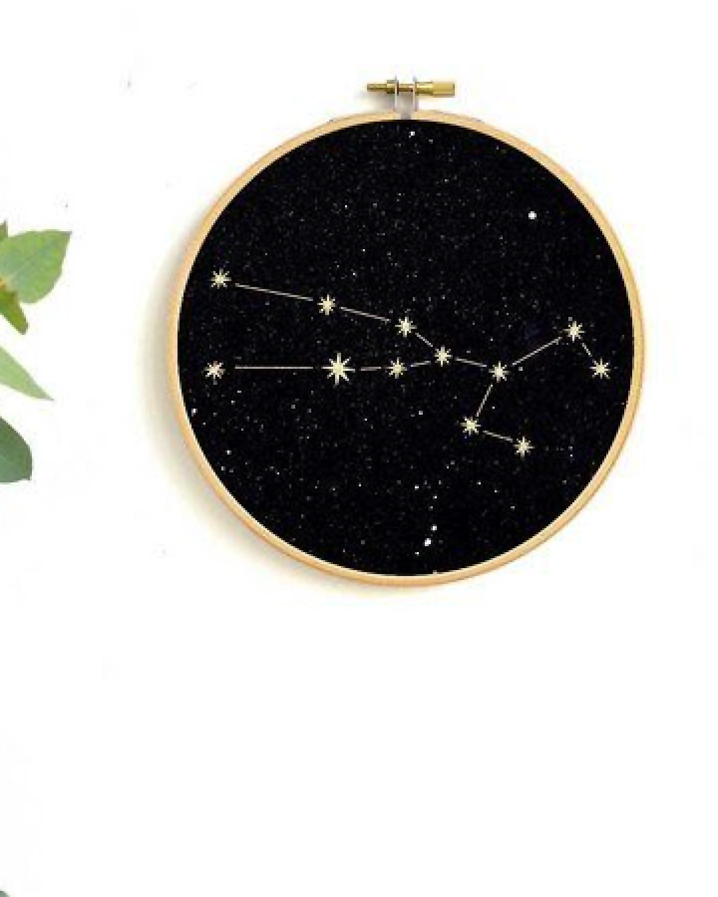 renna deluxe Sternzeichen in Gold als Bild im Stickrahmen – Ansicht 2