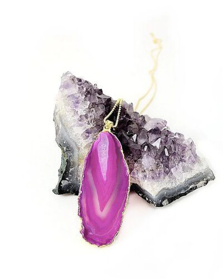 Crystal and Sage Achat Halskette vergoldet mit rosa Achatscheibe