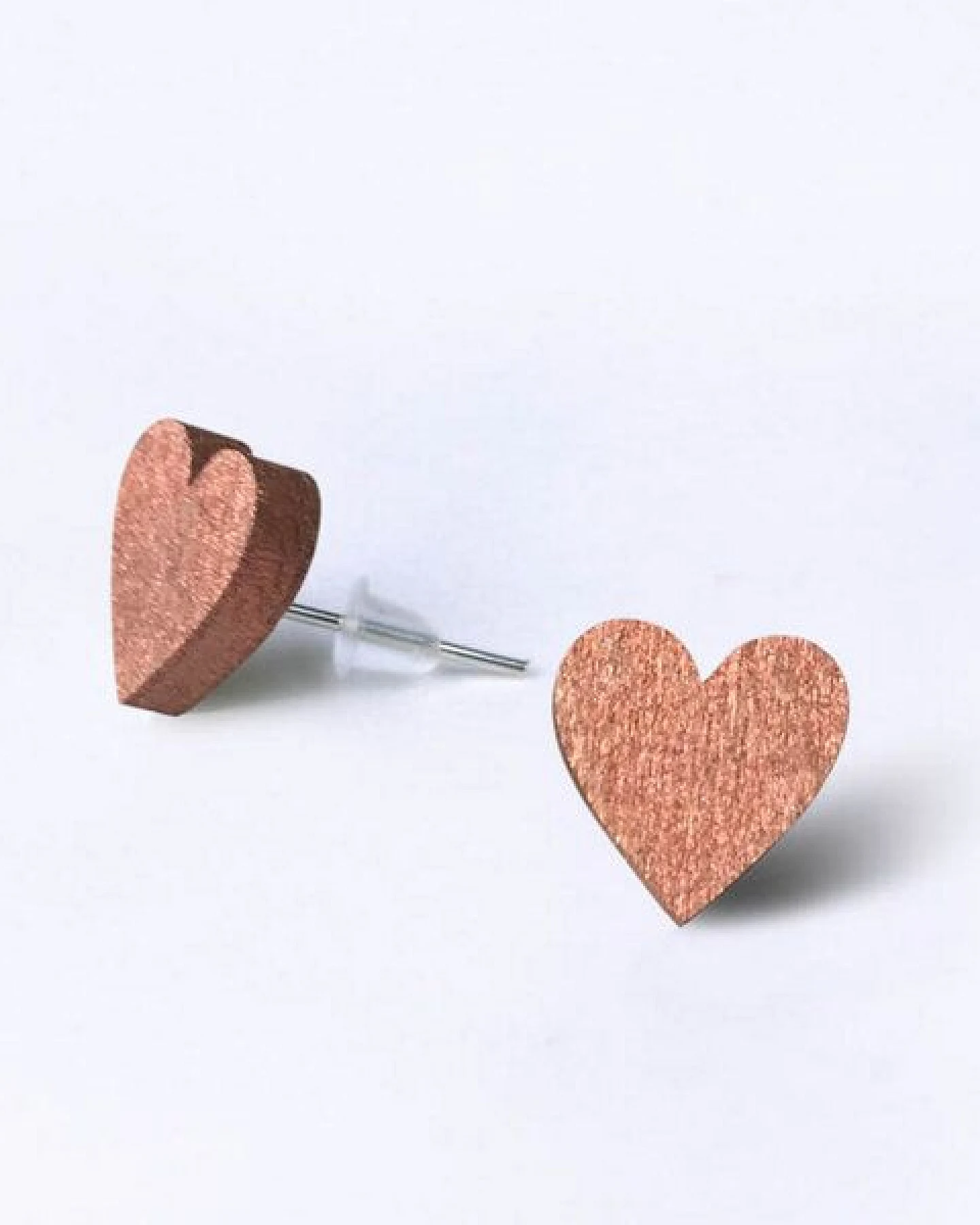 GARY MASH Holz-Ohrstecker Herz – Ansicht 2