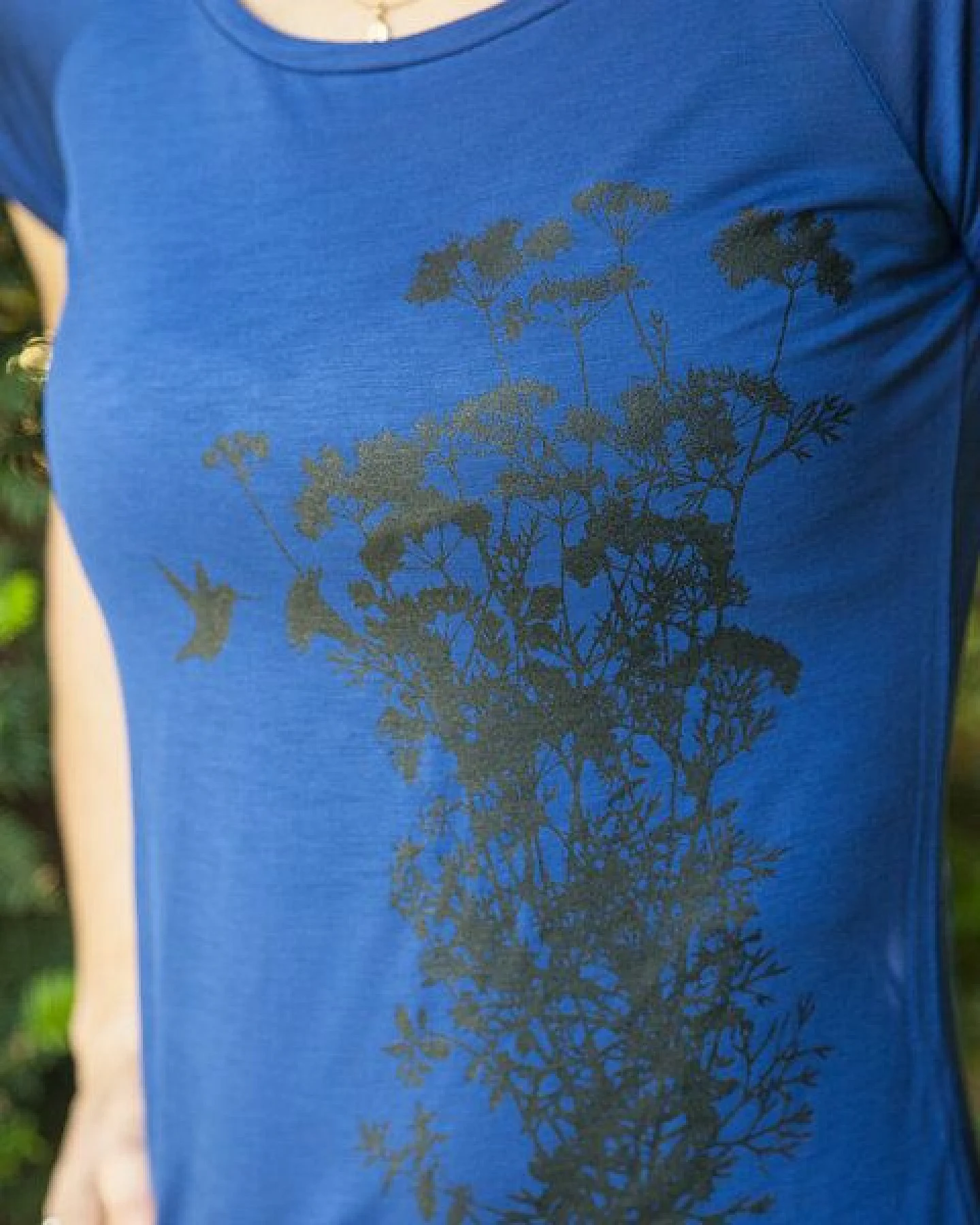 päfjes Pflanzen Kolibri - Fair gehandeltes Frauen T-Shirt mit TENCEL Lyocell – Ansicht 2