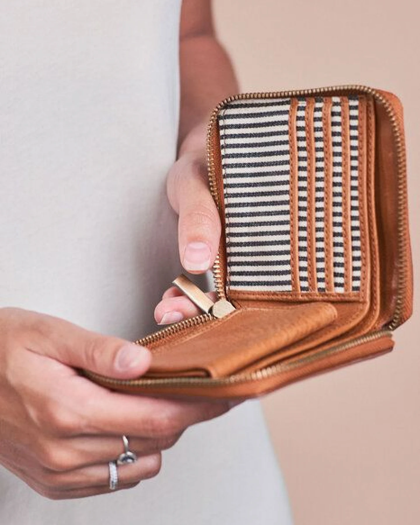 O MY BAG Kleine Geldbörse - Sonny Square Wallet – Ansicht 2