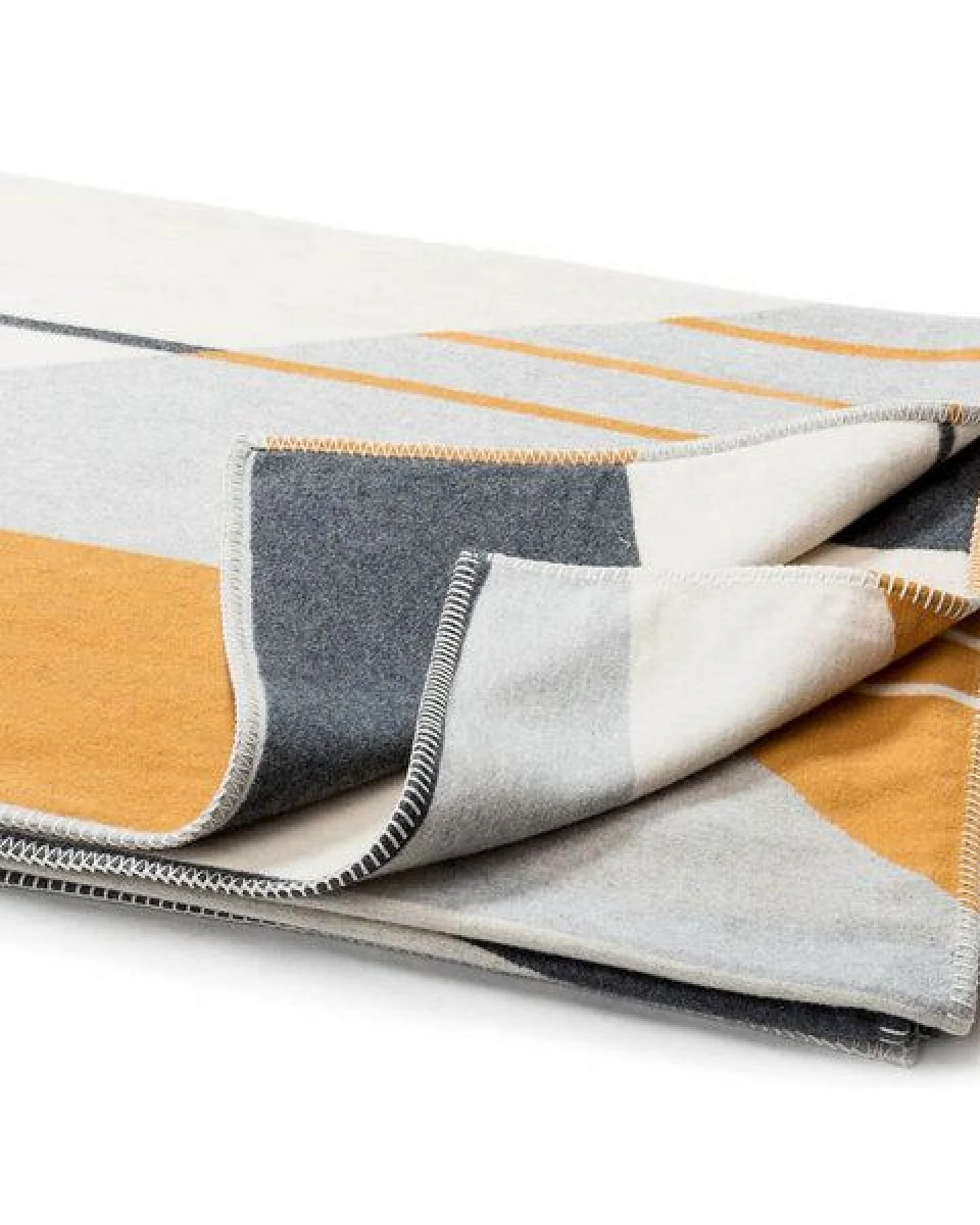 David Fussenegger Kuscheldecke Geo – Ansicht 2