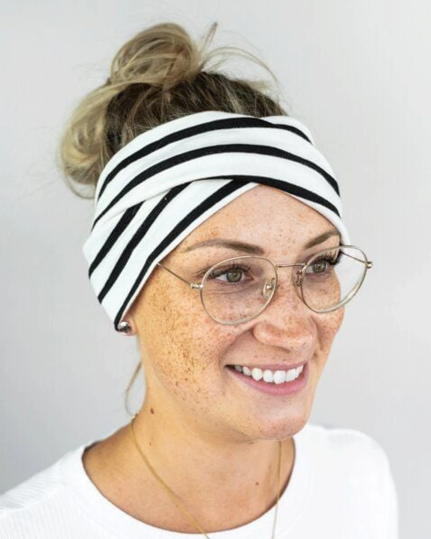 obumi STIRNBAND MIT WICKEL-DETAIL AUS BIO JERSEY IN VIELEN FARBEN – Ansicht 2