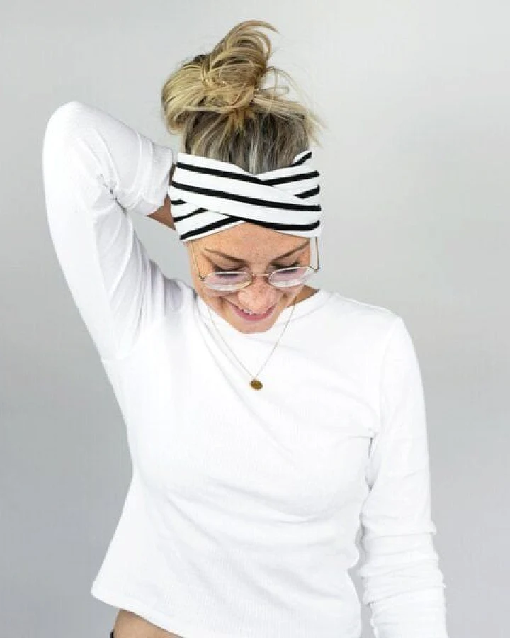 obumi STIRNBAND MIT WICKEL-DETAIL AUS BIO JERSEY IN VIELEN FARBEN