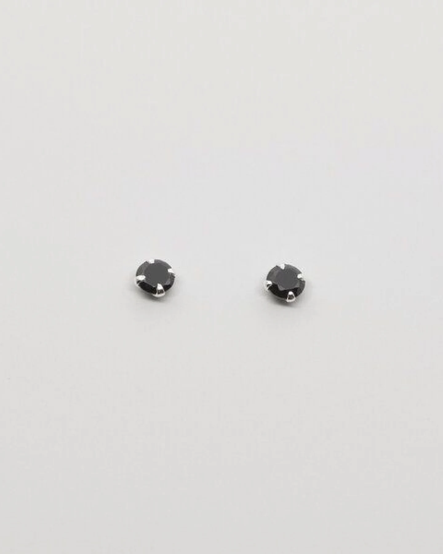 fejn jewelry Ohrstecker 'black stud' – Ansicht 2