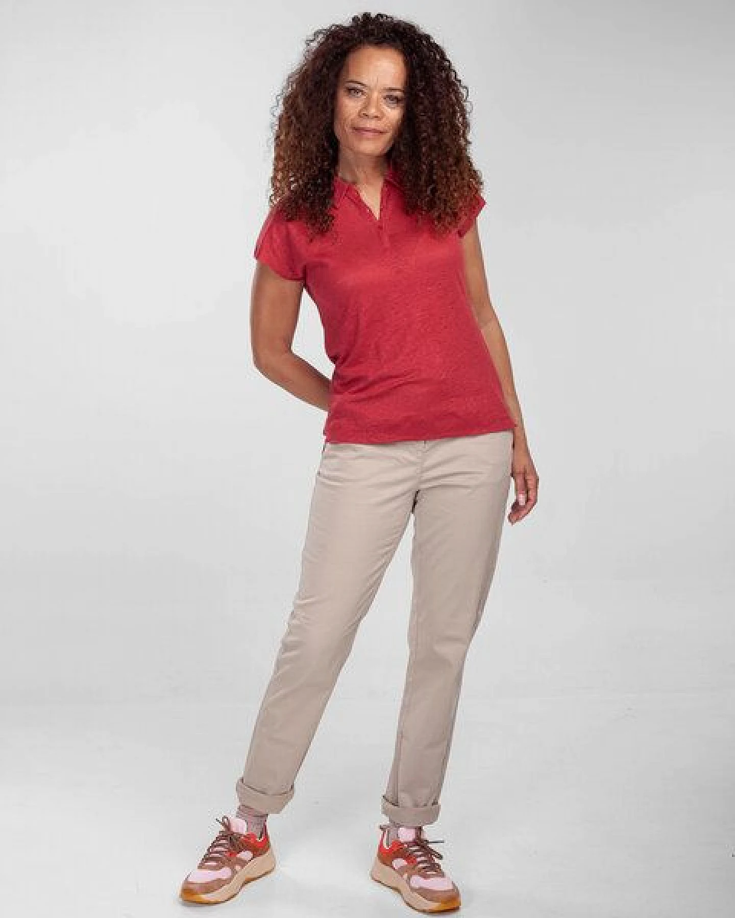 Alma & Lovis Leinenshirt im Polostyle aus 100% Leinen – Ansicht 2