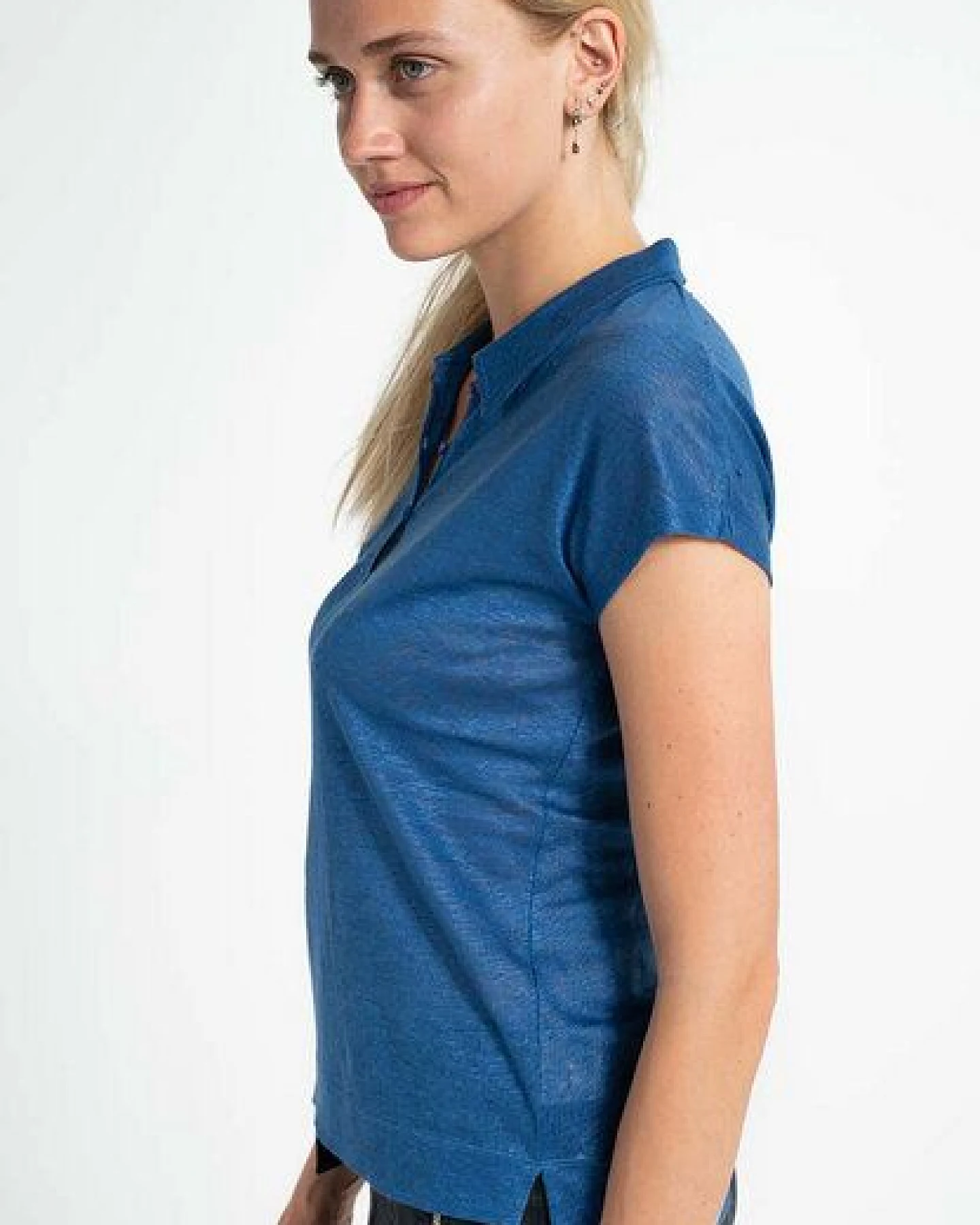 Alma & Lovis Leinenshirt im Polostyle aus 100% Leinen – Ansicht 2