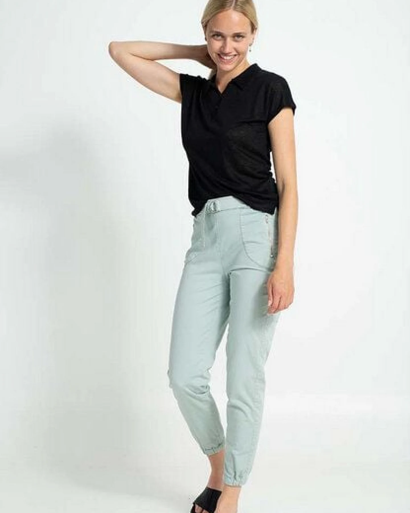 Alma & Lovis Leinenshirt im Polostyle aus 100% Leinen – Ansicht 2