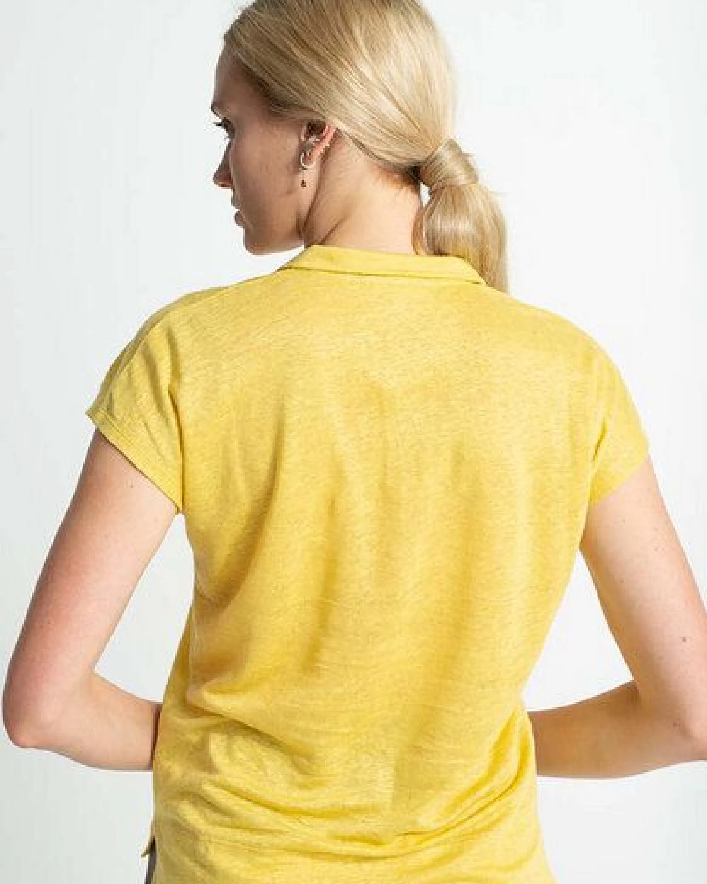Alma & Lovis Leinenshirt im Polostyle aus 100% Leinen – Ansicht 2
