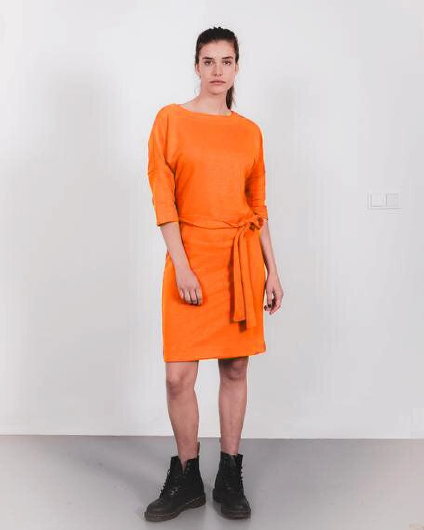 The Driftwood Tales Super schones Kleid aus Sweatshirtstoffabfällen – Ansicht 3