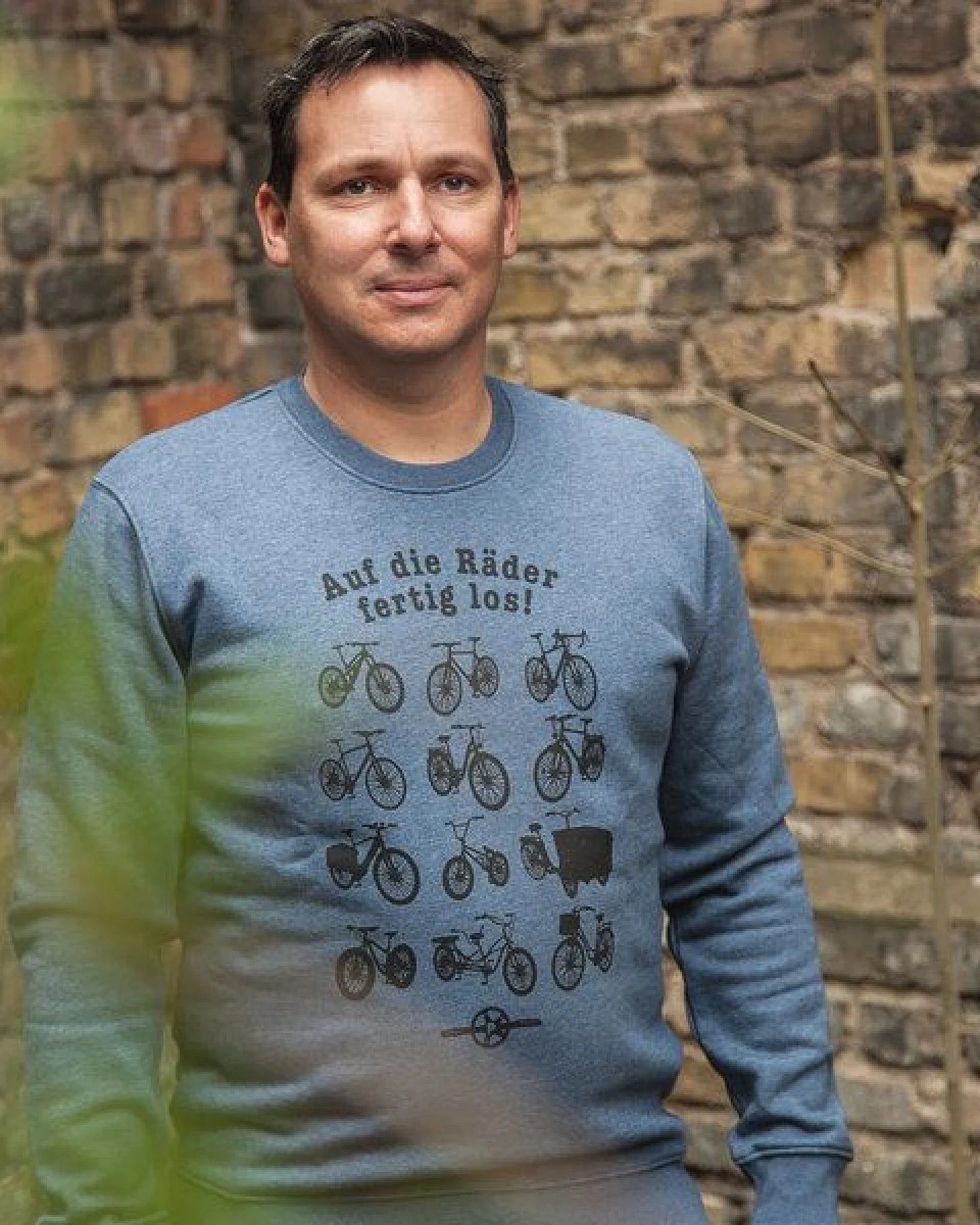 päfjes Auf die Räder fertig los - Fair Wear Unisex Sweater - Dark Heather Blue – Ansicht 4