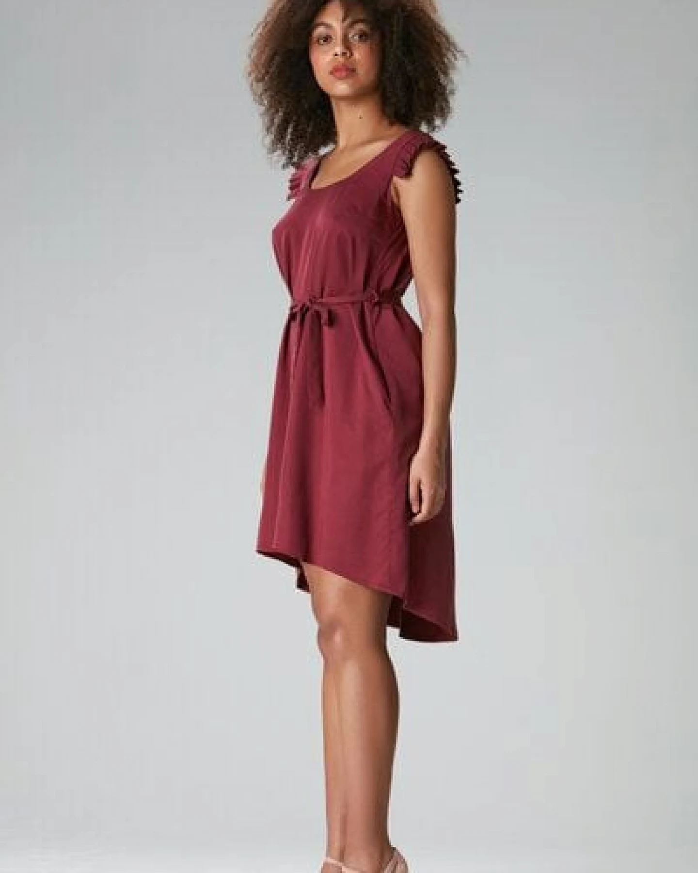 Studio Hertzberg MET-TTE Kleid - Knielanges Kleid mit gerafften Ärmeln – Ansicht 2